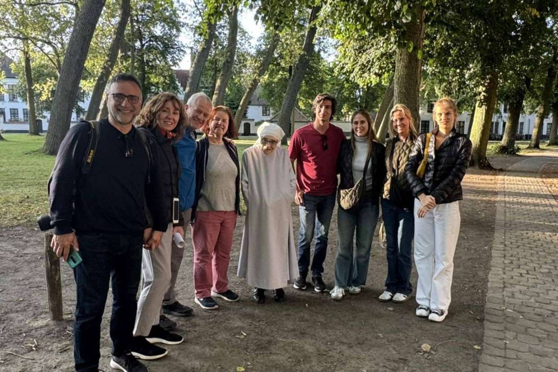 Descubrir la Magia de Brujas, Gante y Bruselas con Brujasfreetour