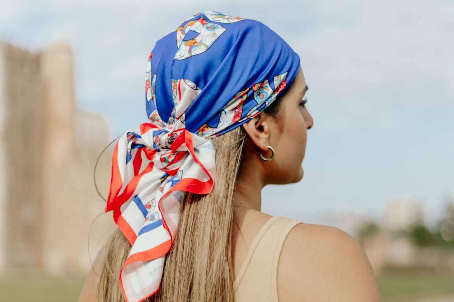 Gifinas revoluciona la moda en España con prendas inspiradas en las icónicas muñecas sin rostro