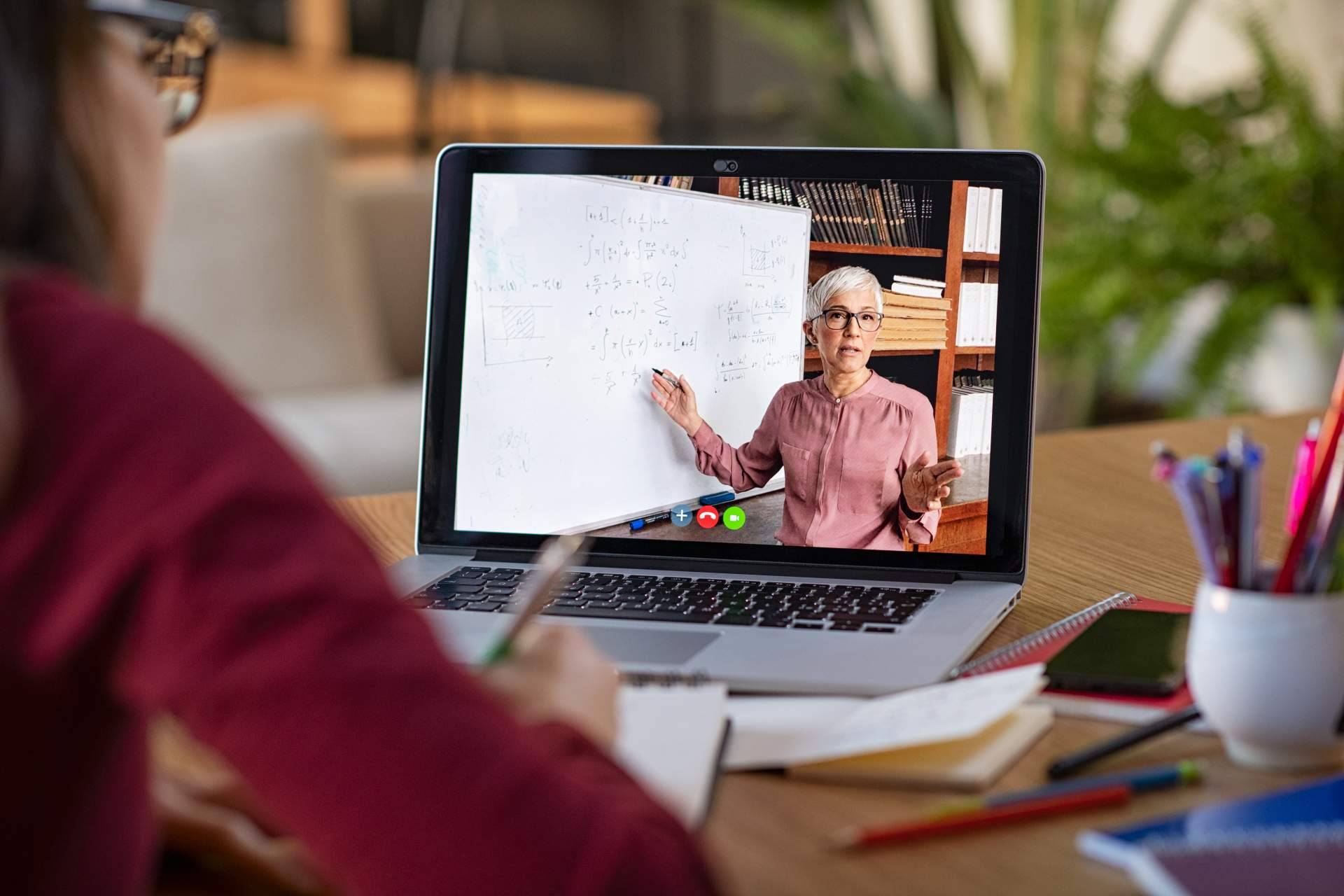 Estrategias efectivas para el éxito académico y profesional en ENEB