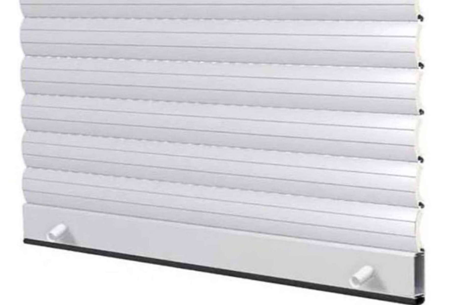 Persianas enrollables de PVC y aluminio duraderas y protectoras de la mano de CortinasdeExterior.es