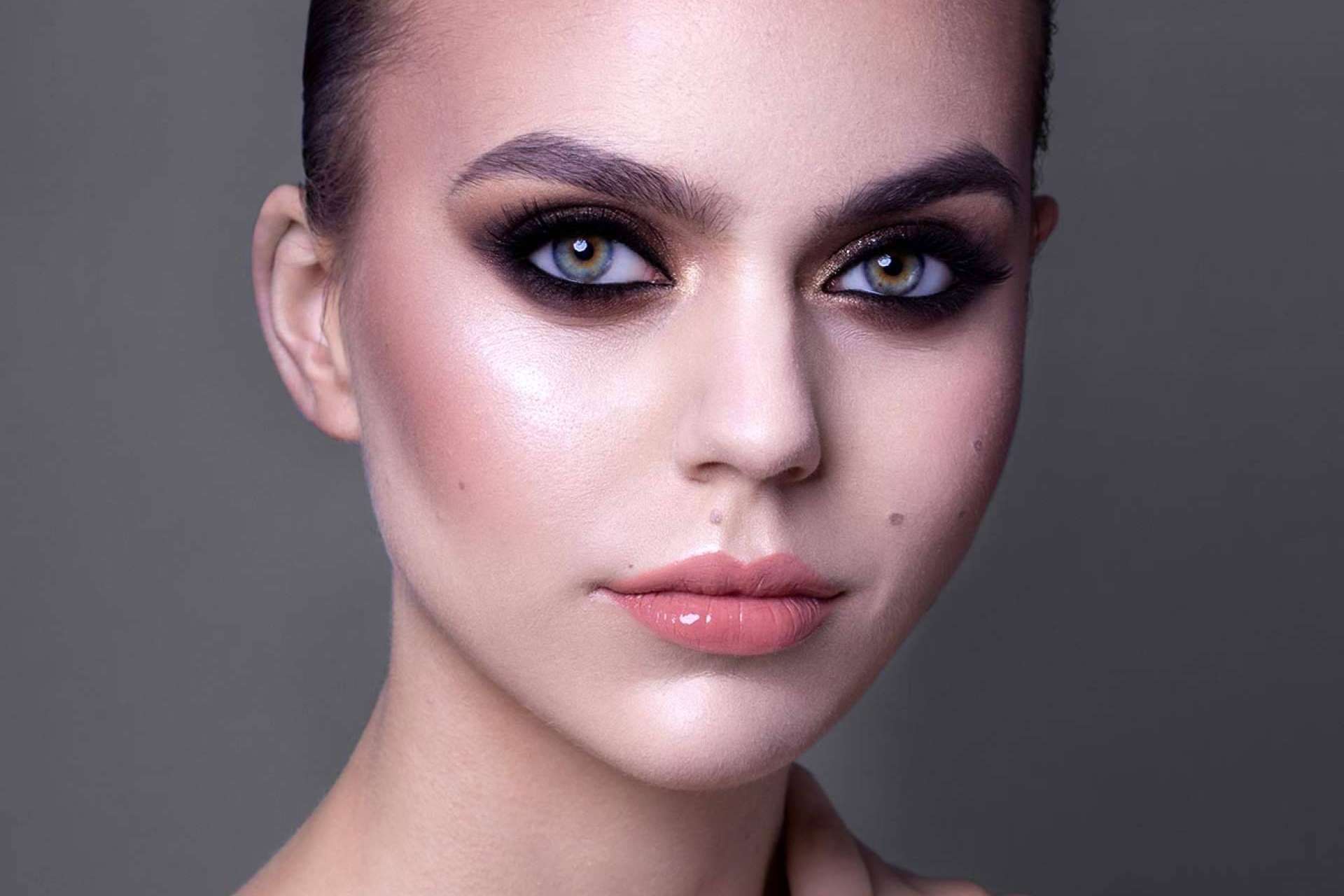 Cómo convertir un hobby en negocio con las formaciones de maquillaje profesional de Javier Romero