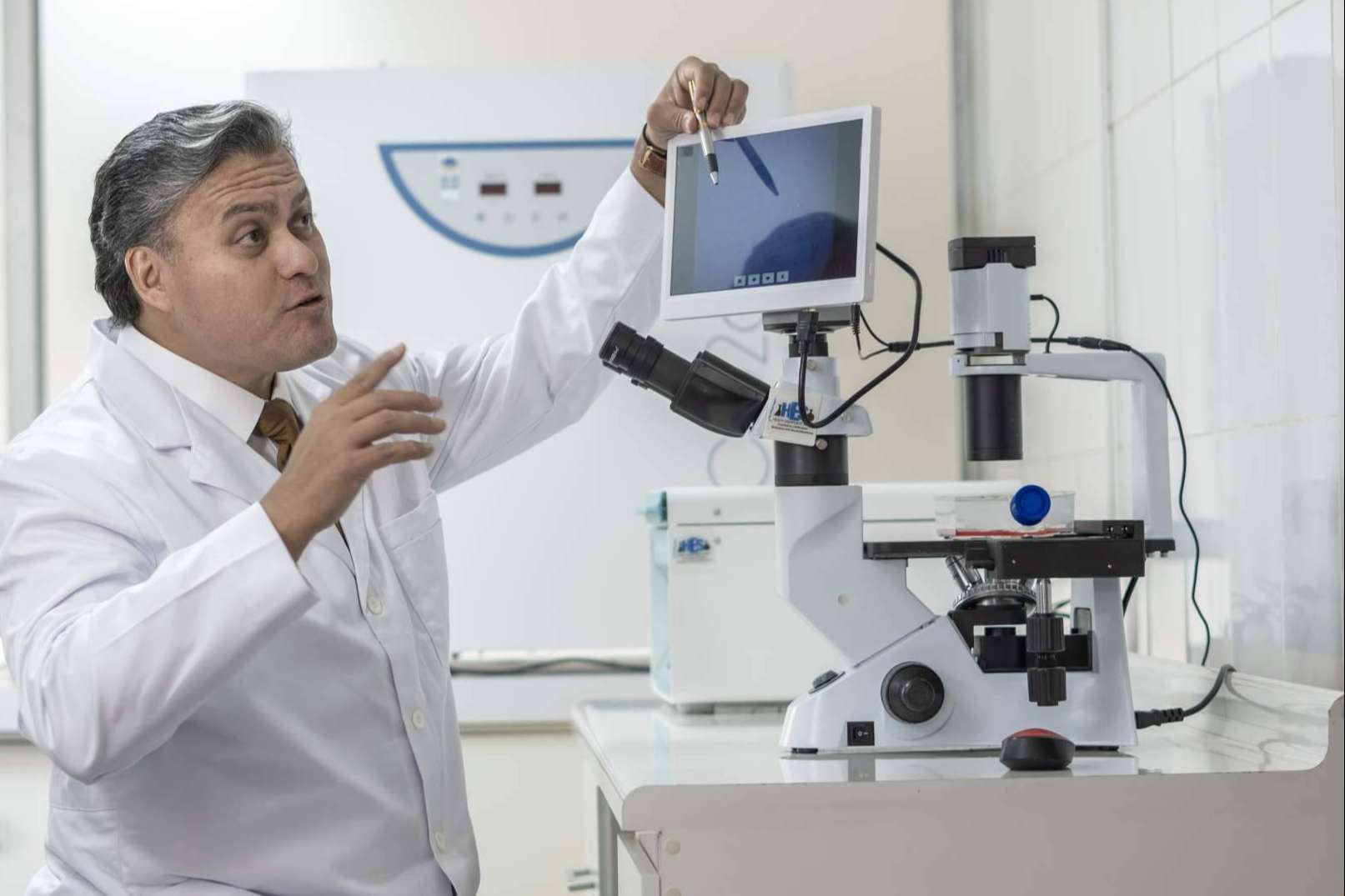 Tratamiento de precisión en cáncer avanzado, más allá de la quimioterapia y radioterapia; Entrevista a Dr. Ramón Gutiérrez