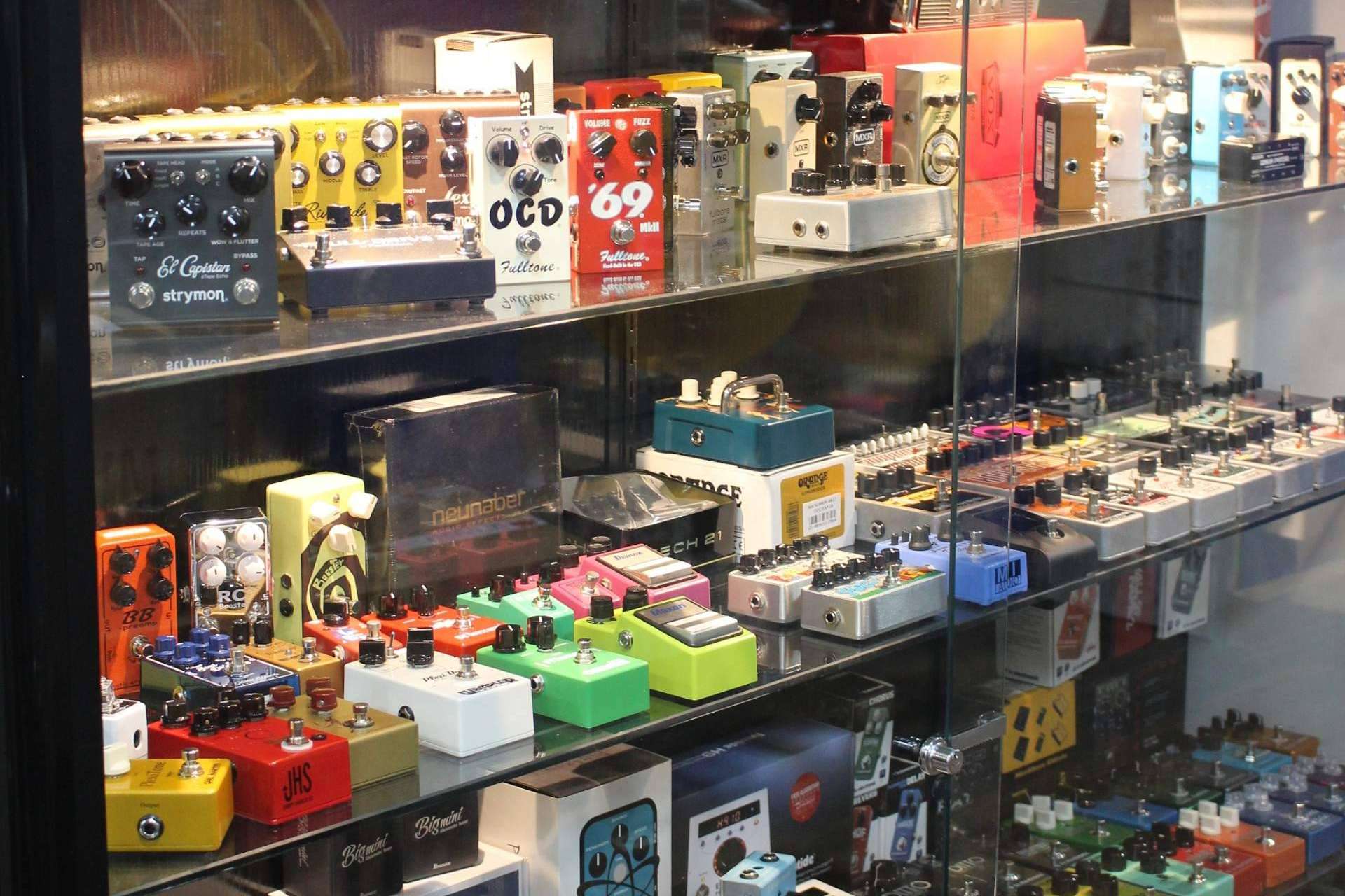 Historia de la empresa y valores fundamentales especializados en el mundo de la guitarra eléctrica y sonido Profesional