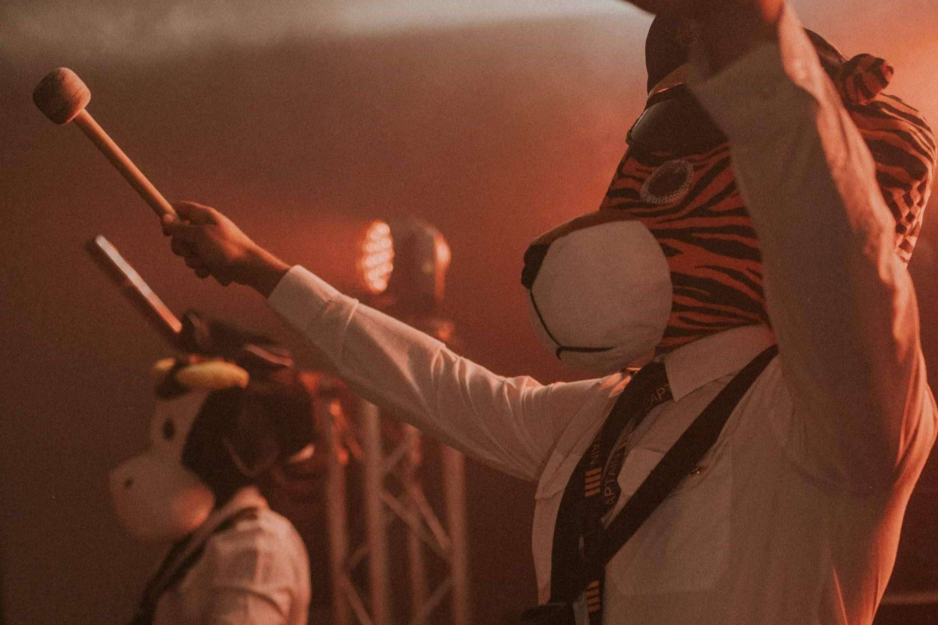 Celebrar la boda al estilo de un festival de música con Mysound Festival