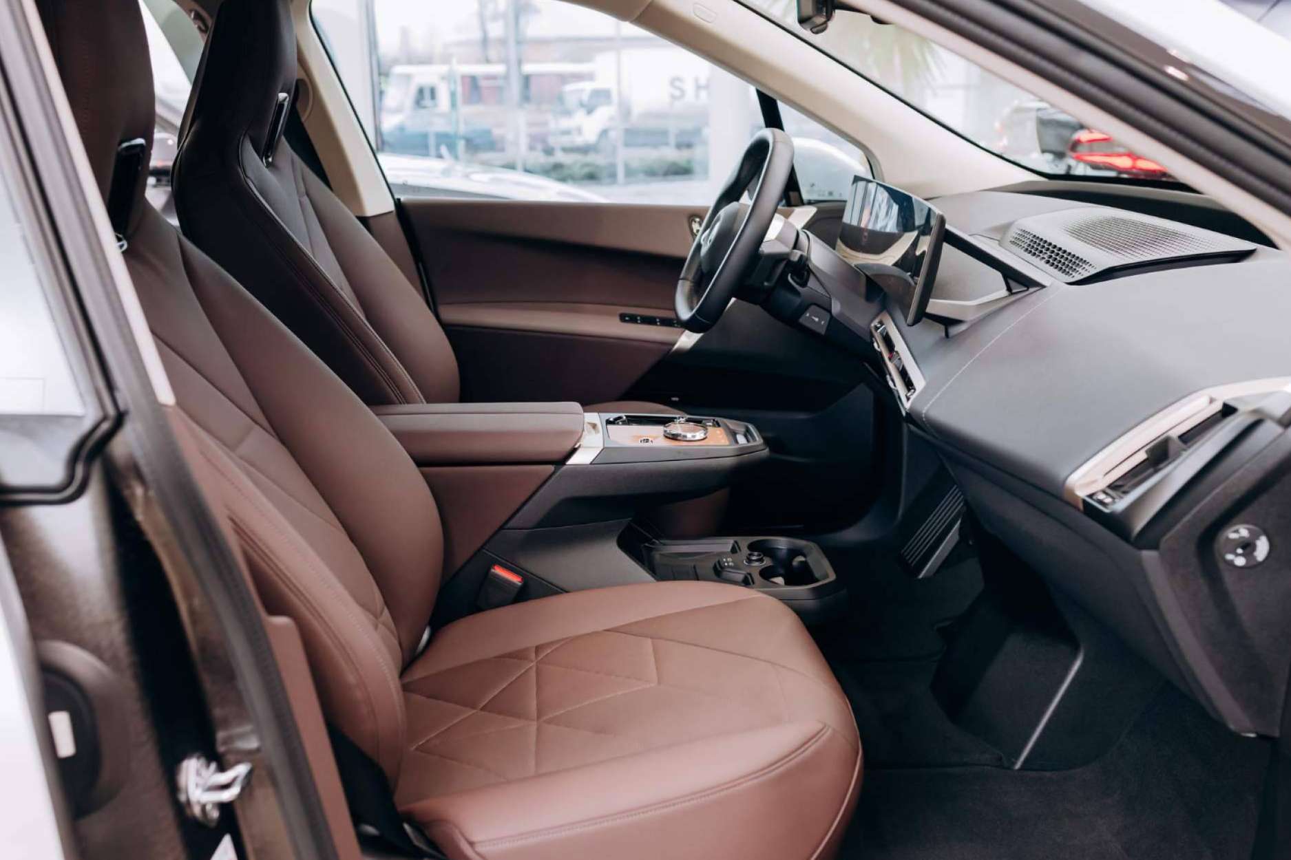 Cuero Sintético; Resistencia y Sostenibilidad en la industria del mueble