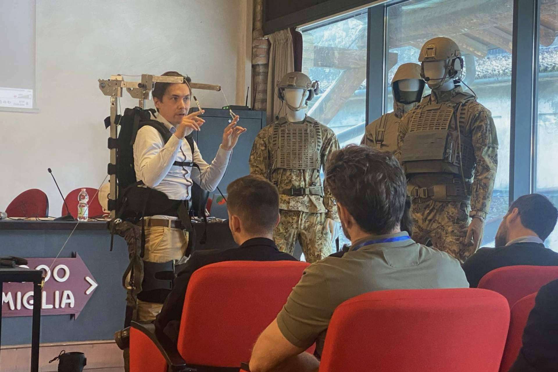 Cyber Human Systems presenta el exoesqueleto militar europeo en el encuentro plenario del Proyecto ACHILE