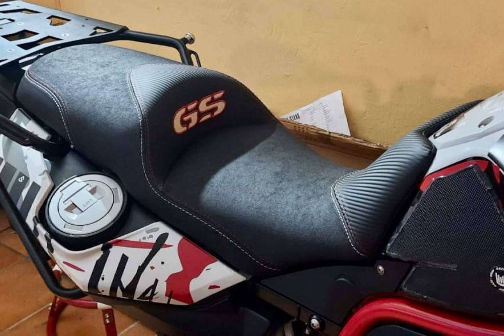 Conducción ergonómica y confortable con los modelos de asiento de moto de JM-Fundas