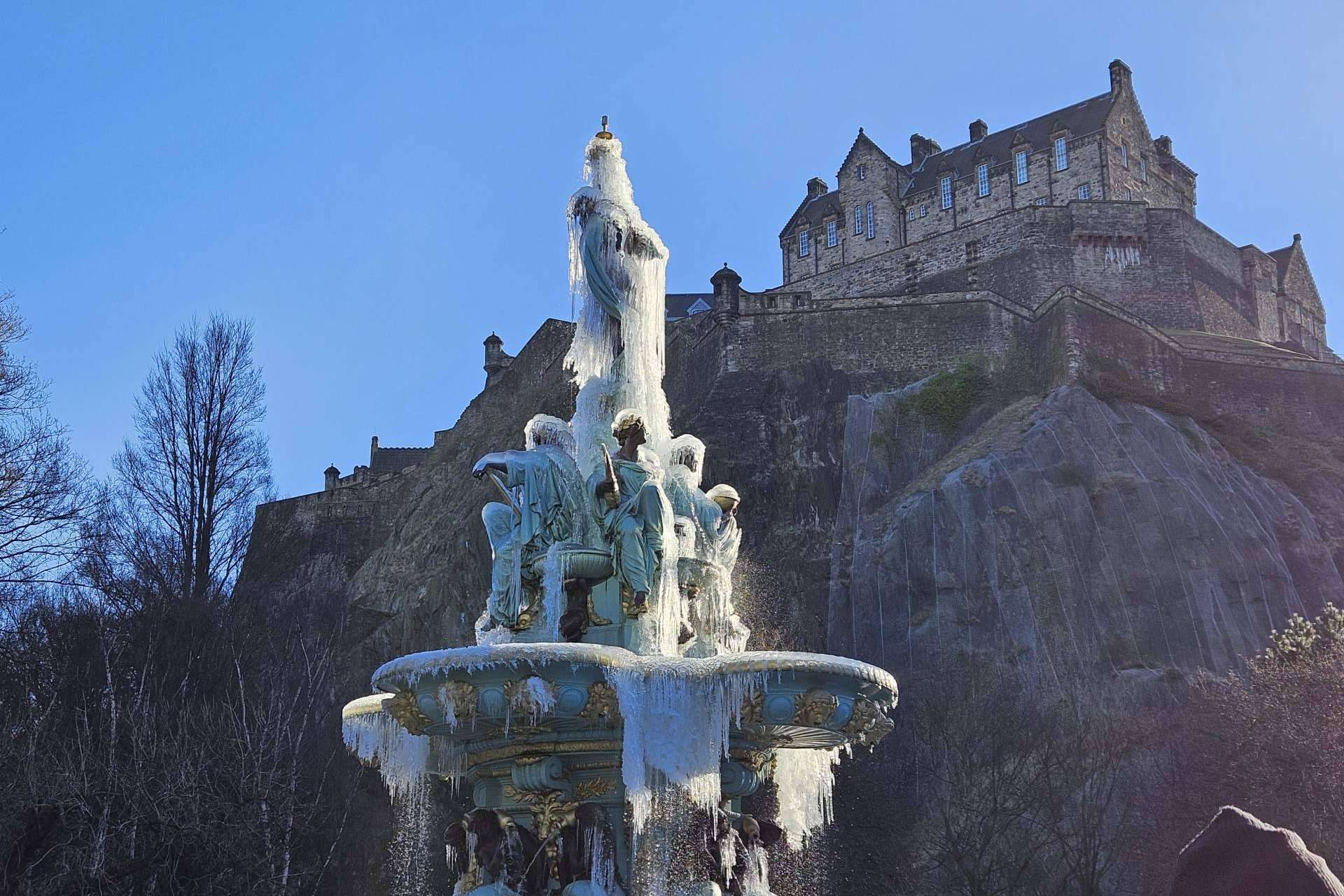 Edimburgo Tip Tours ofrece recorridos privados y Free tours ideales para conocer Edimburgo
