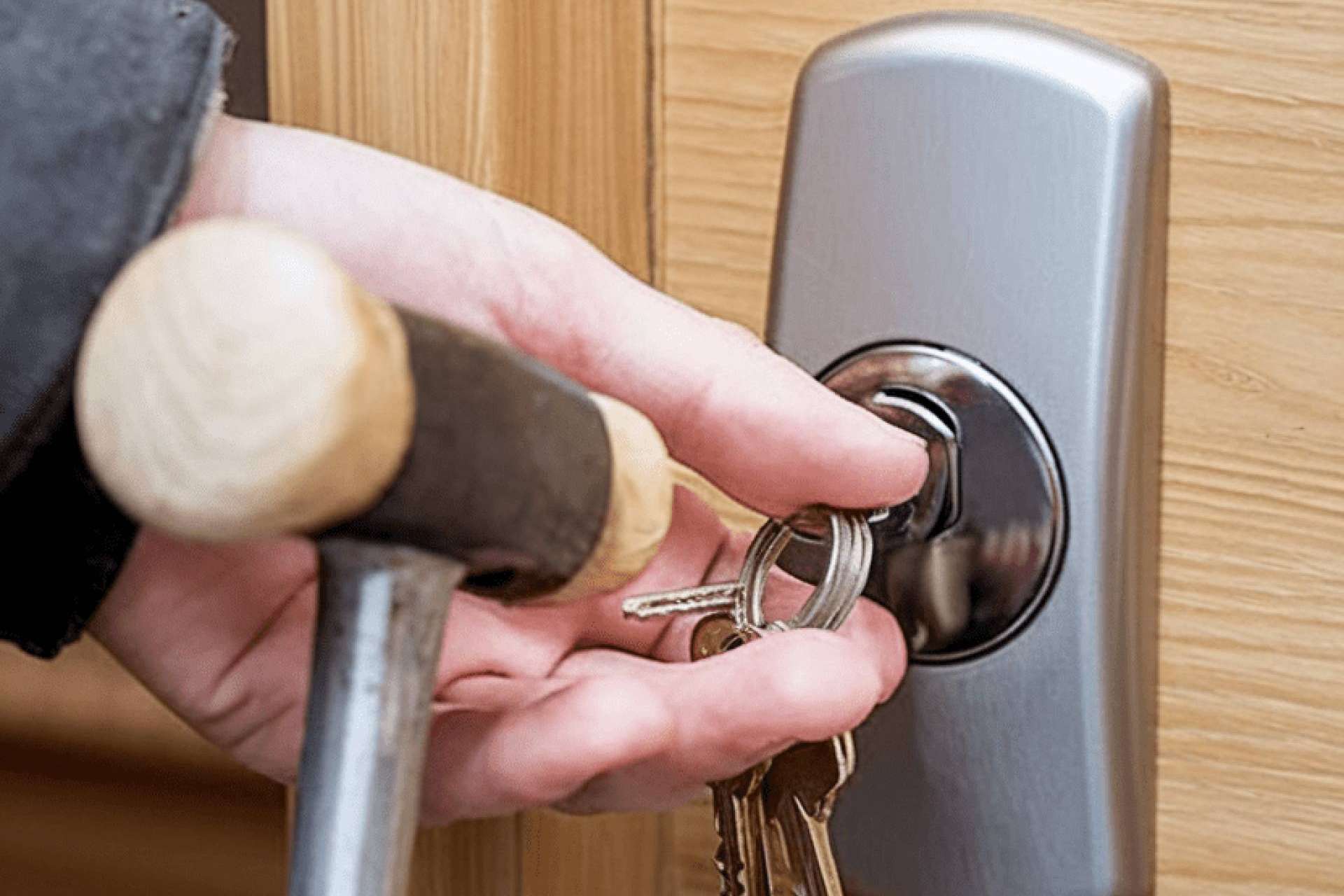 Con una cerradura antibumping como las que ofrece Cefiba es posible reforzar la seguridad del hogar