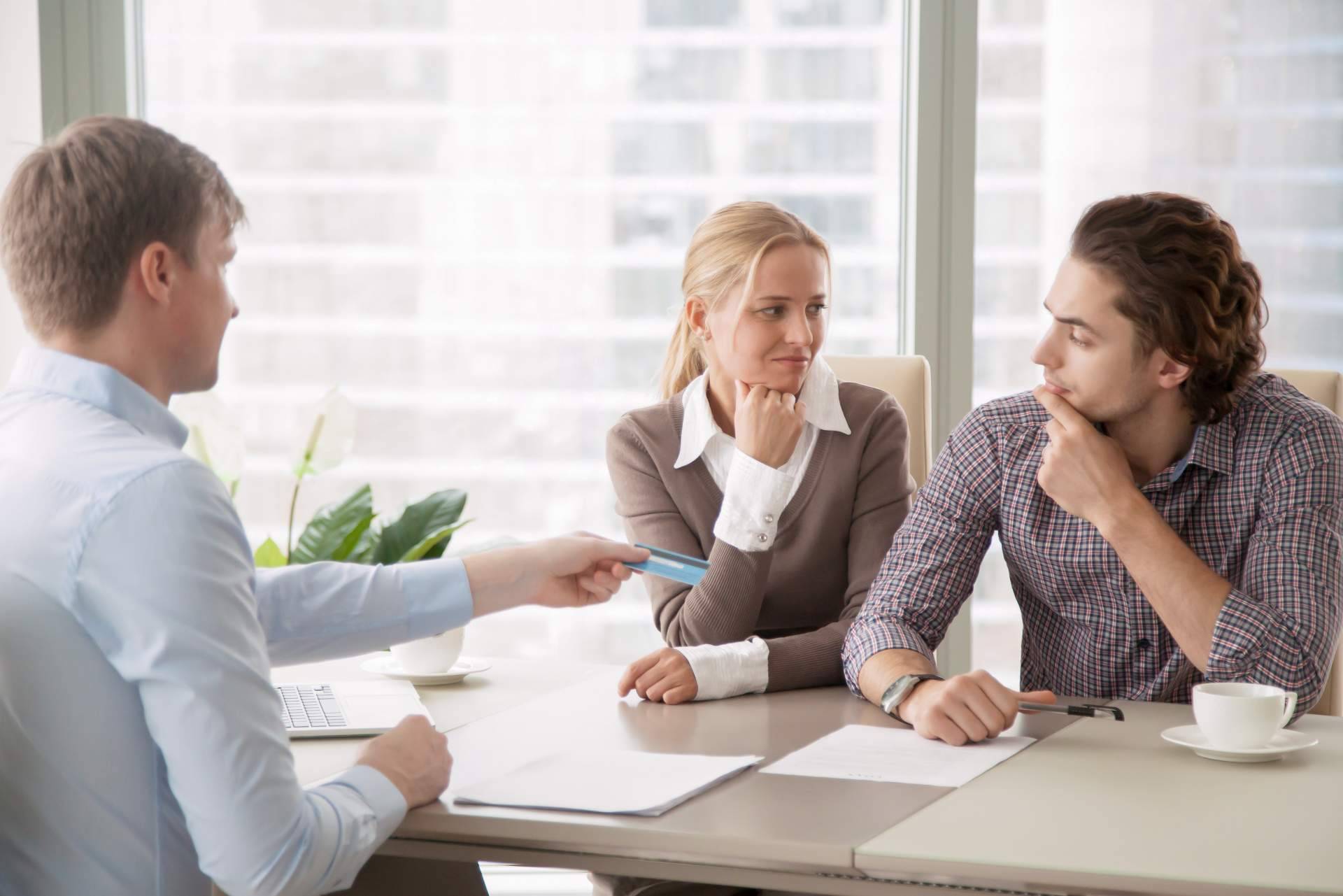 Soluciones al sobreendeudamiento reflejadas en las opiniones sobre Repara tu Deuda Abogados