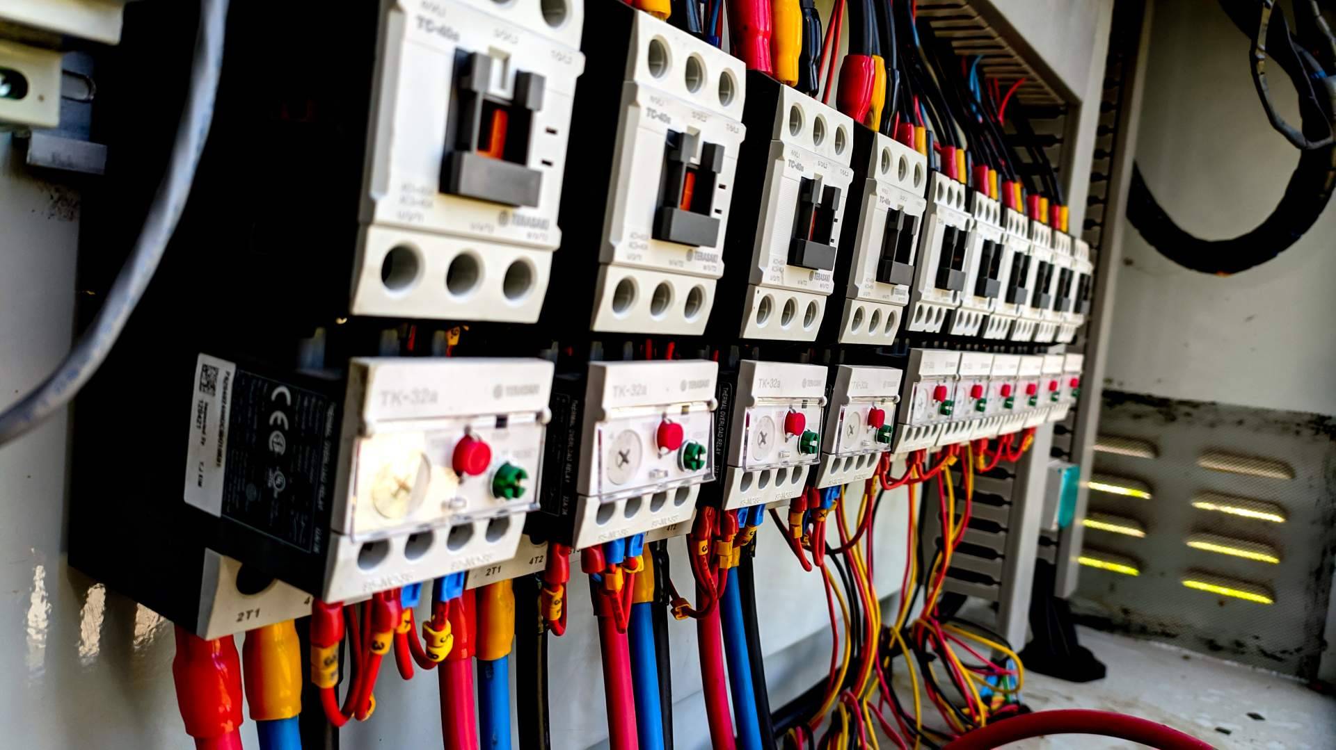 Soluciones de material eléctrico Schneider Electric para profesionales con Cadenzaelectric