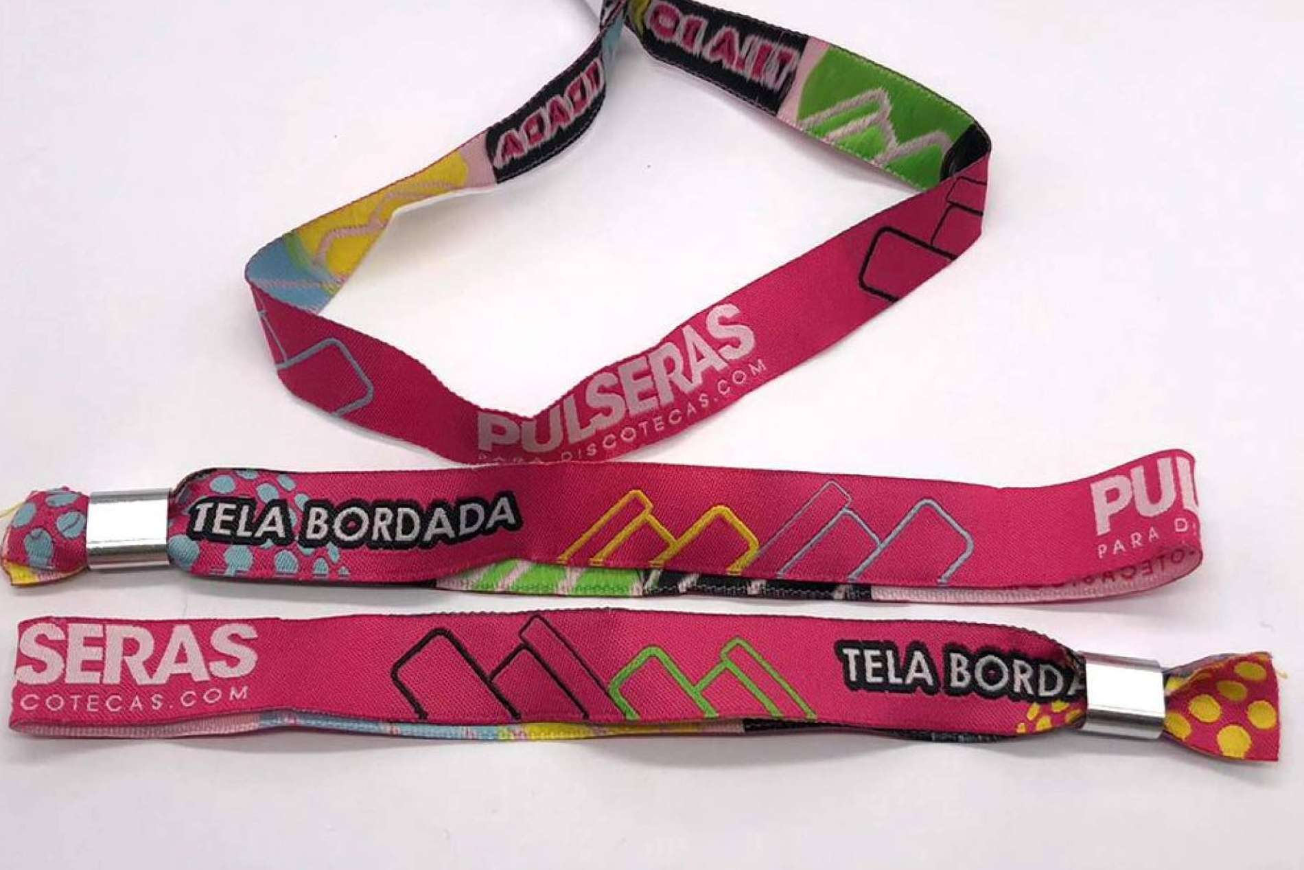 Pulserasparadiscotecas ofrece pulseras de tela personalizadas para eventos únicos
