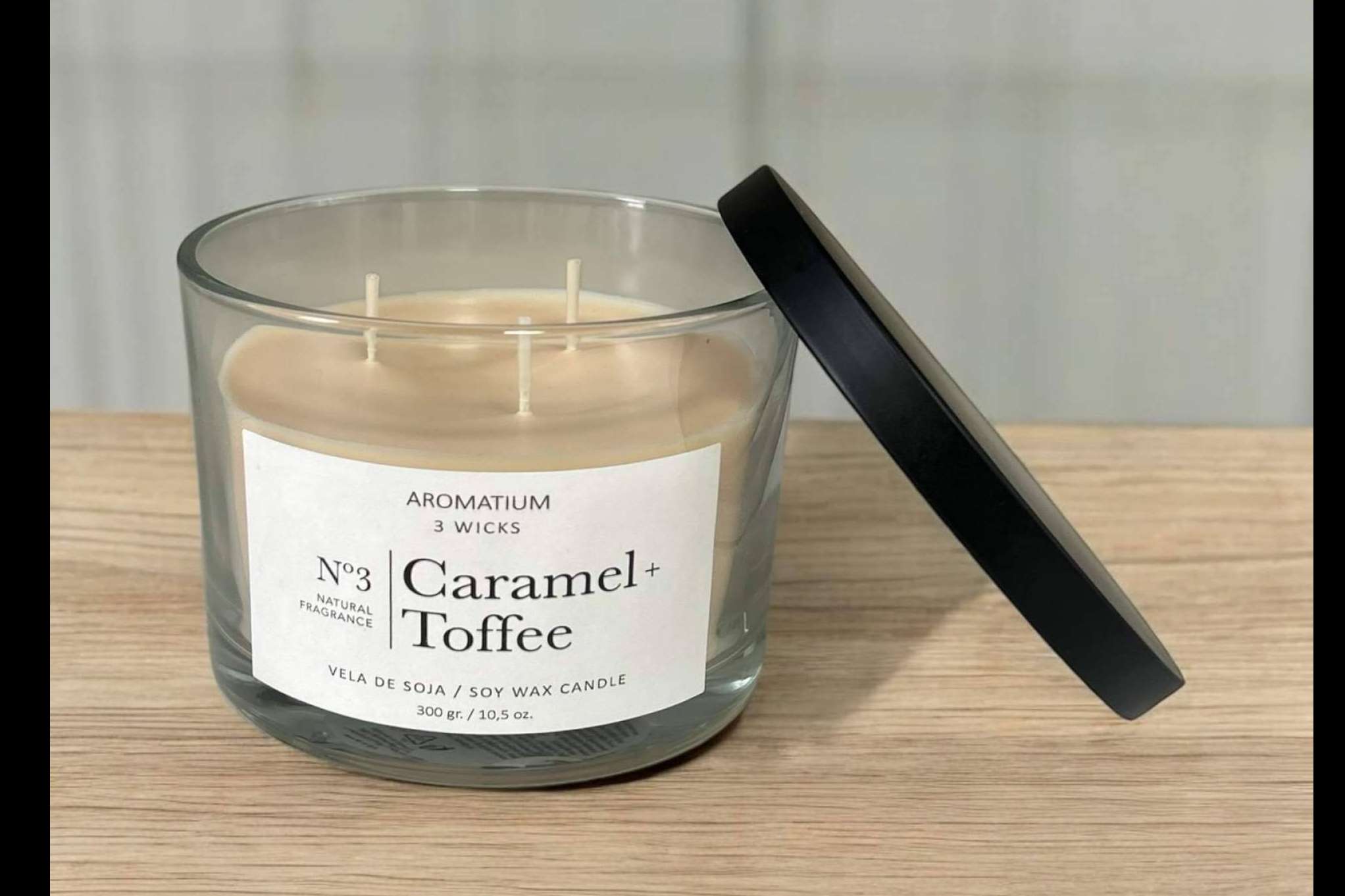 Caramelo y Toffee, el aroma navideño de La Boutique de las Velas en una vela de soja de 3 mechas