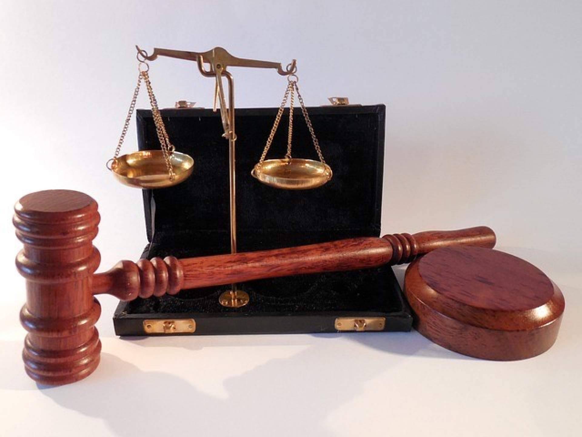 Comportamiento a seguir y crítica a la mala praxis del funcionariado de justicia