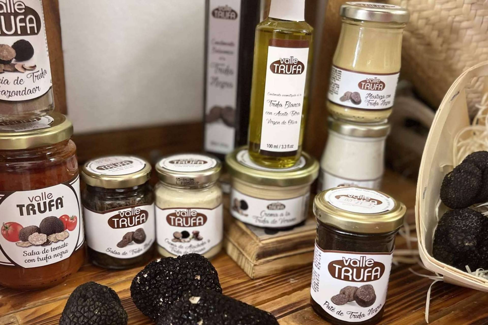 Valle Trufa ofrece cestas de Navidad gourmet con trufa blanca y negra en Santanyí, Mallorca