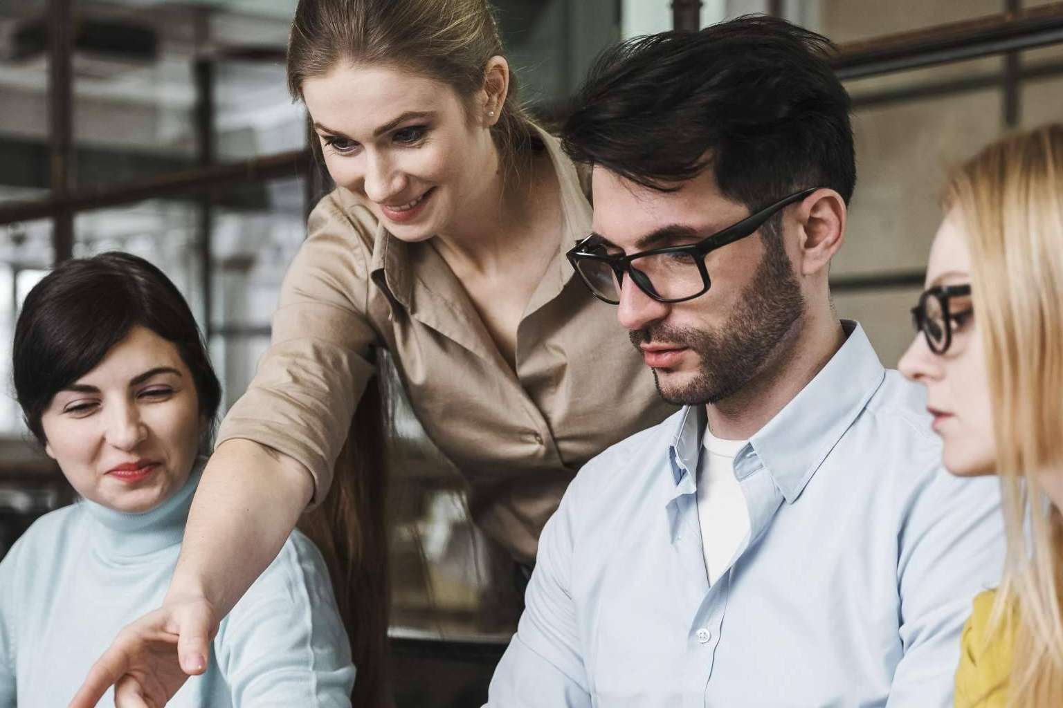 De jefes a líderes; Transformando a los mandos intermedios