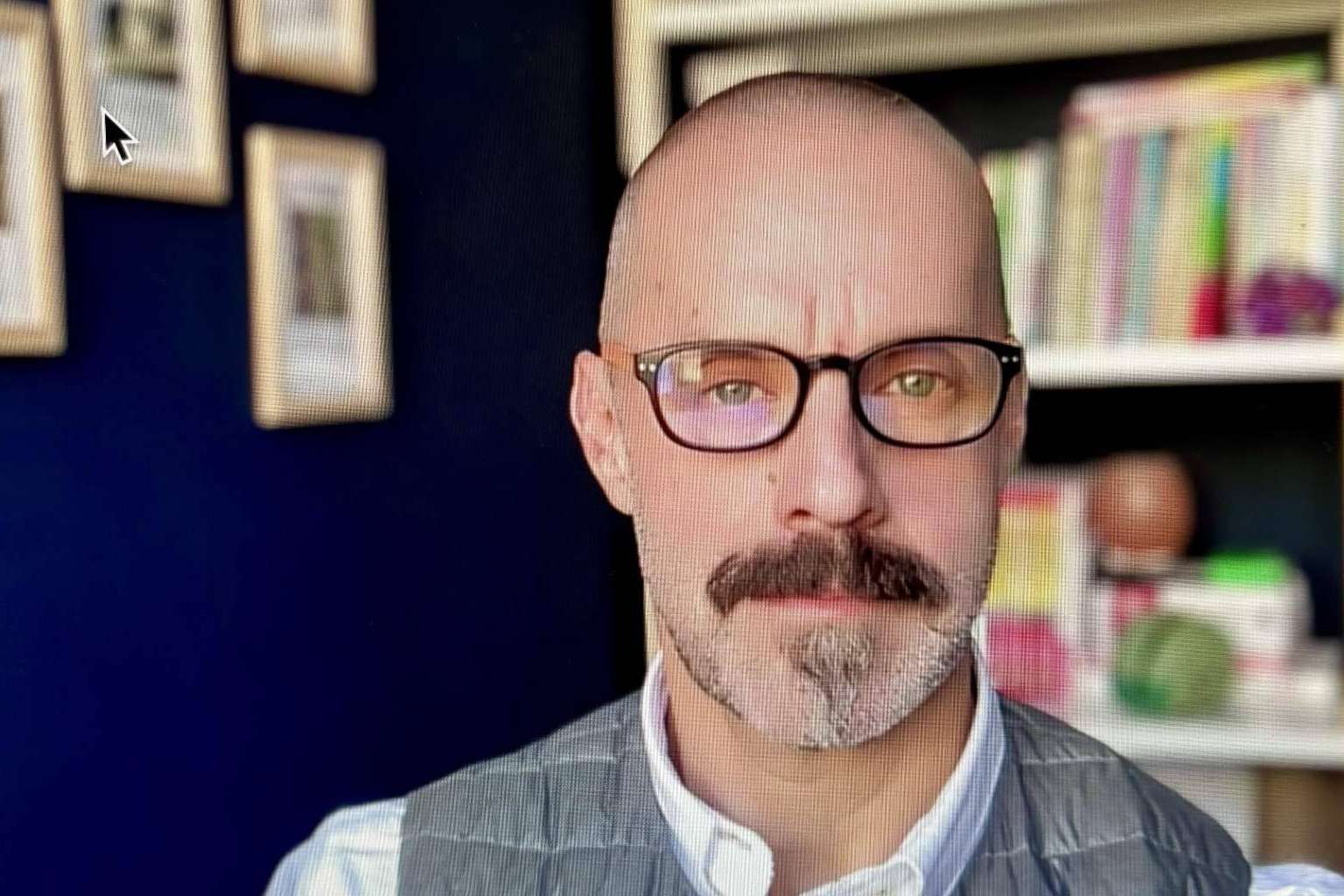 Cómo la terapia estratégica del Dr. Camilo Urrego ayuda a reconstruir relaciones y mejorar la comunicación