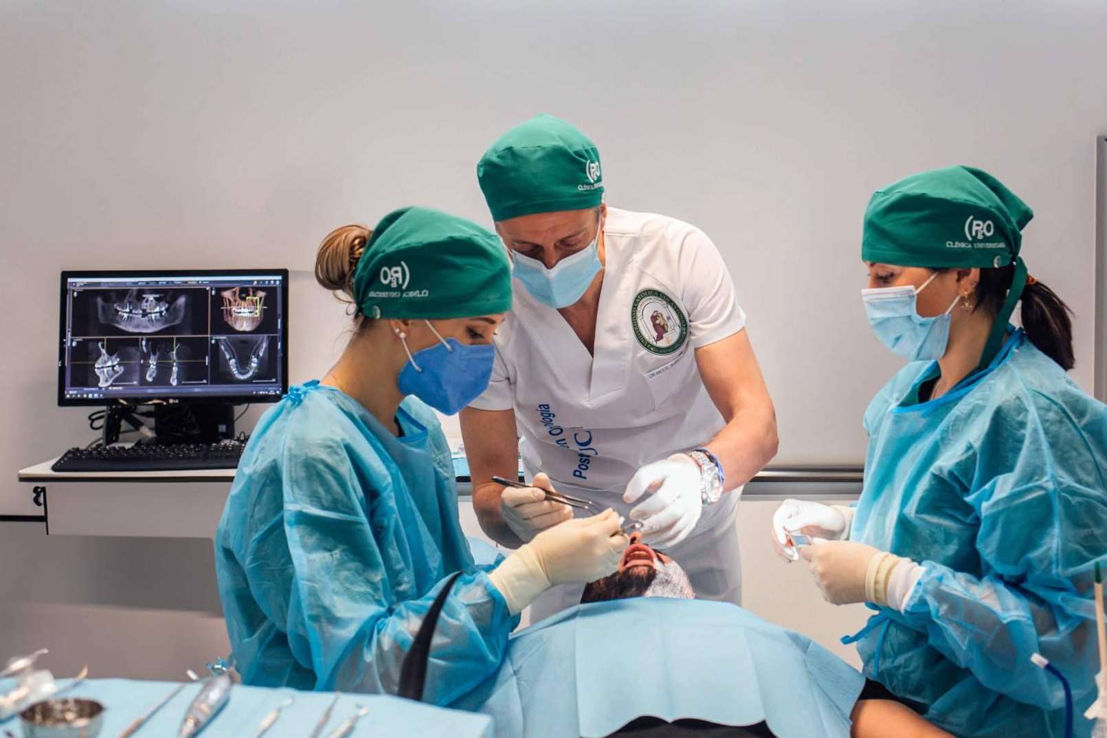 Especializarse en cirugía bucal con PgO UCAM