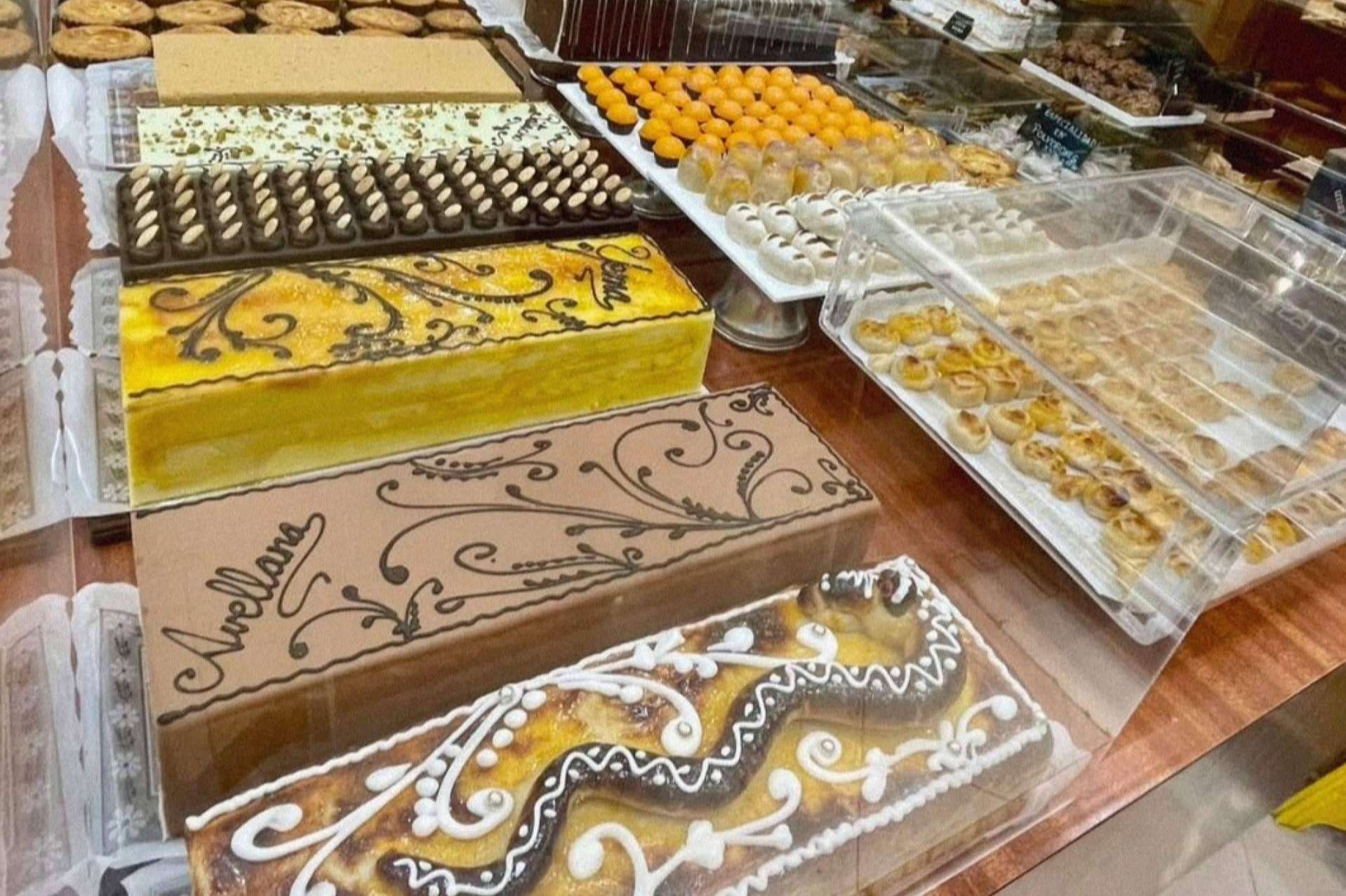 Mazapanes, turrones y más, la Navidad en Pastelería Oiartzun