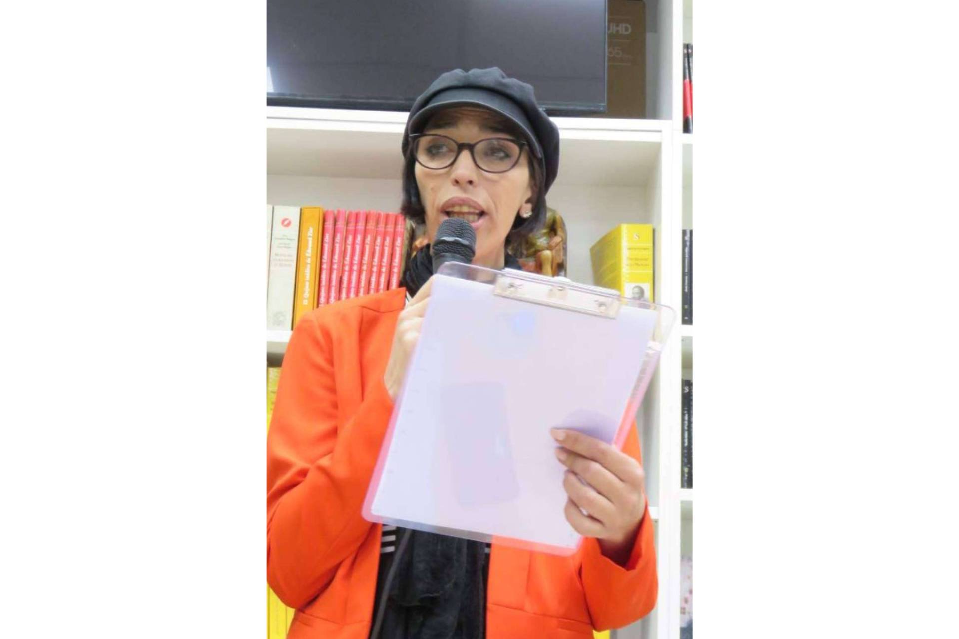 La magia de la poesía en la voz de Paty Liñán, locución y recitales únicos