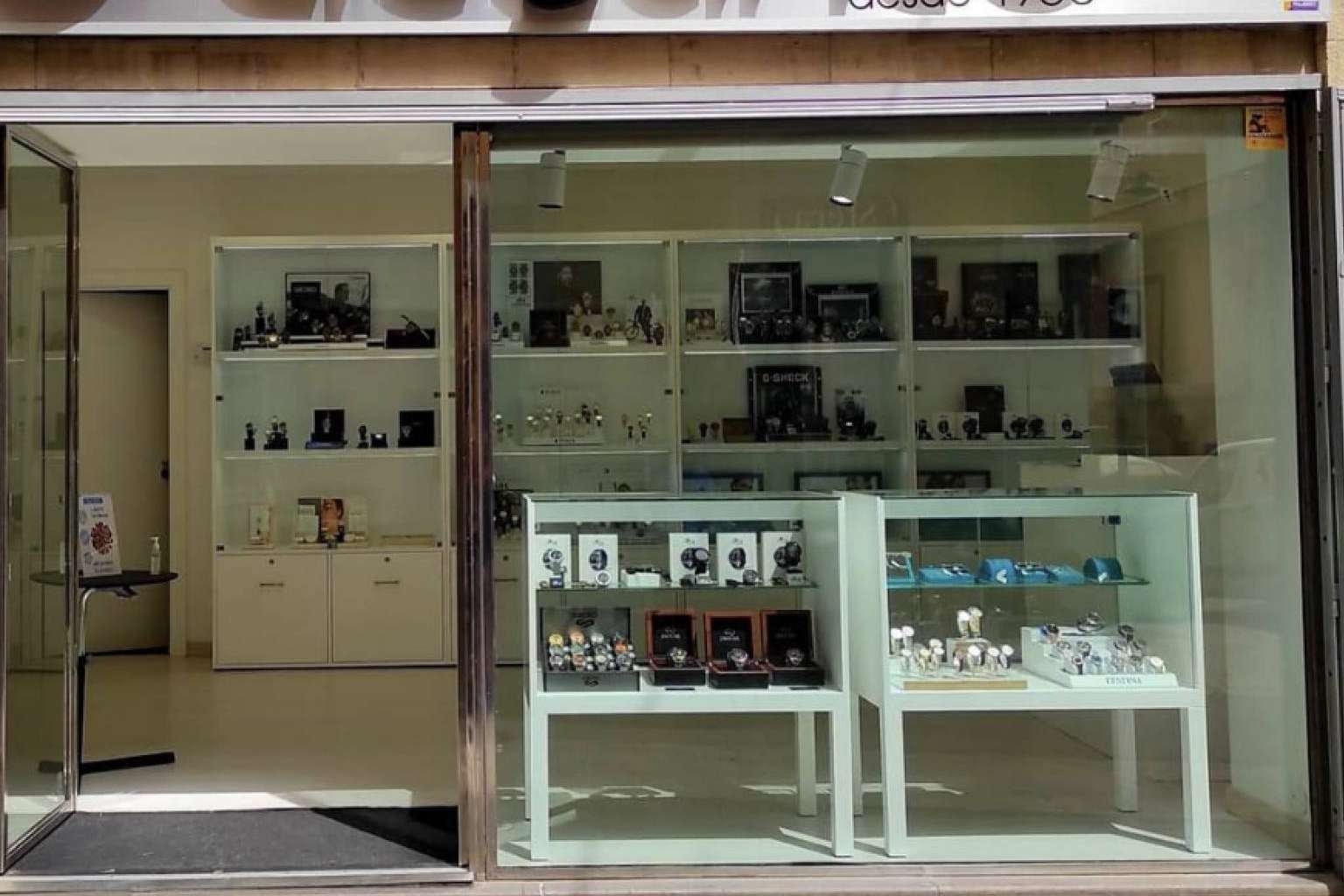 Elegance refuerza su compromiso con relojería y joyería especializada de alta calidad