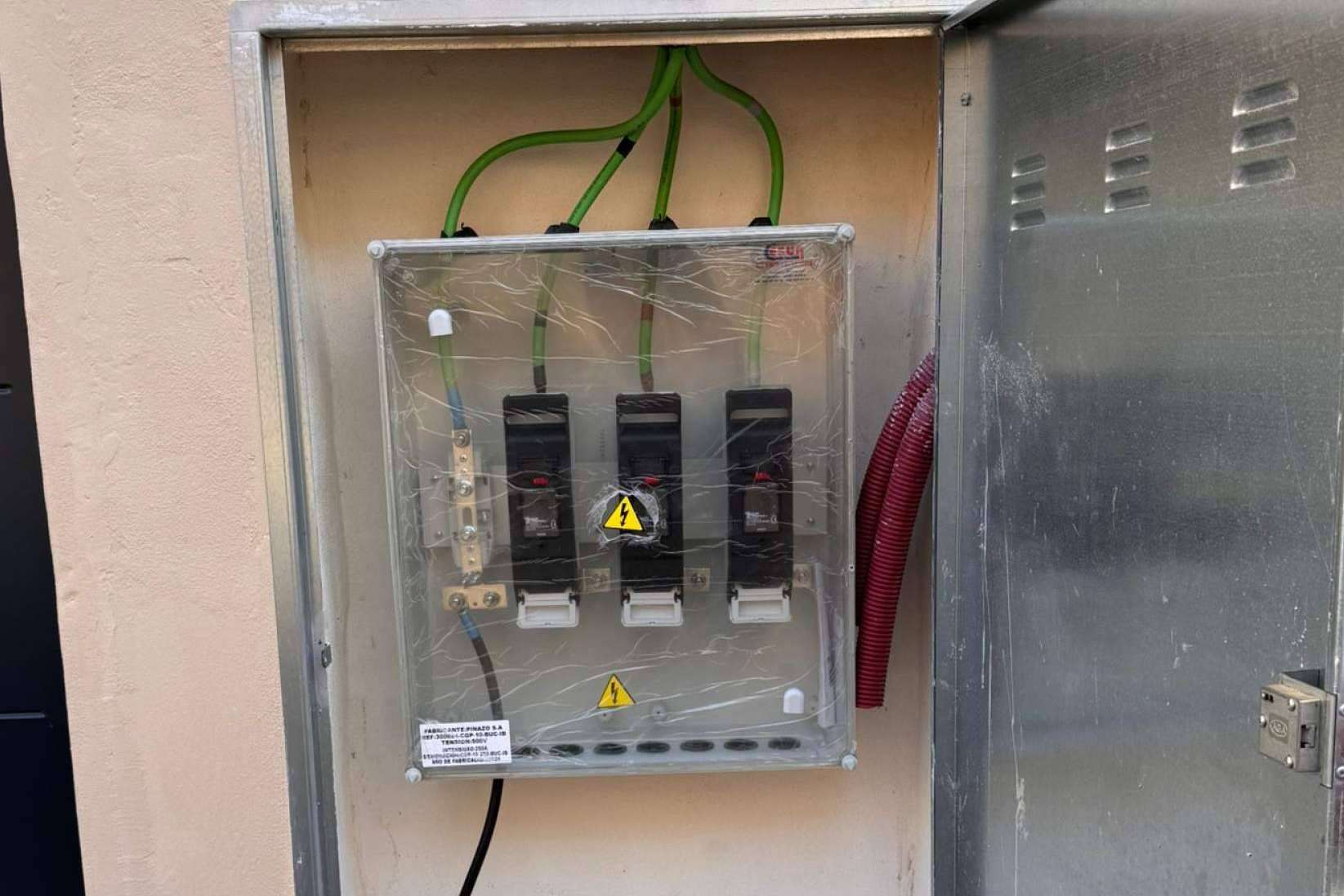 Electricista en Valencia, Savelec ofrece servicio urgente y certificación eléctrica