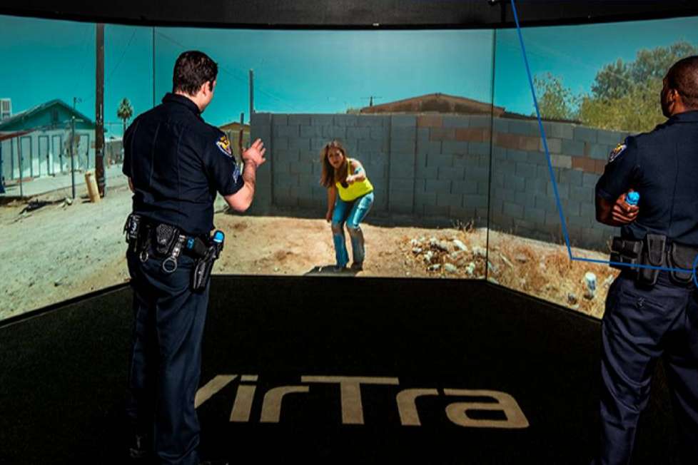 Simuladores VirTra; La tecnología que está transformando la formación en situaciones críticas