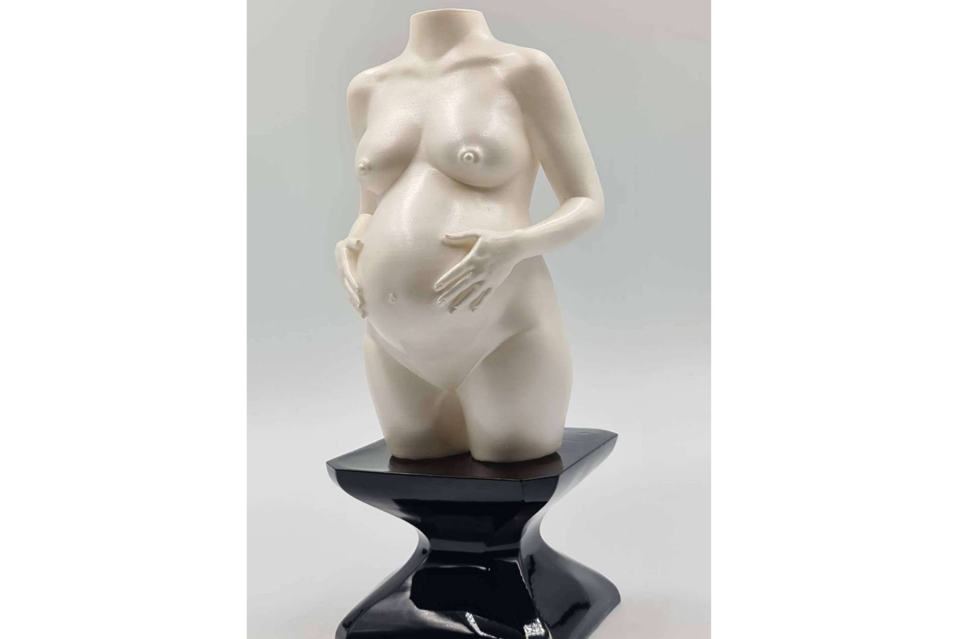 Regalo especial para embarazada; esculturas personalizadas que convierten el cuerpo en arte