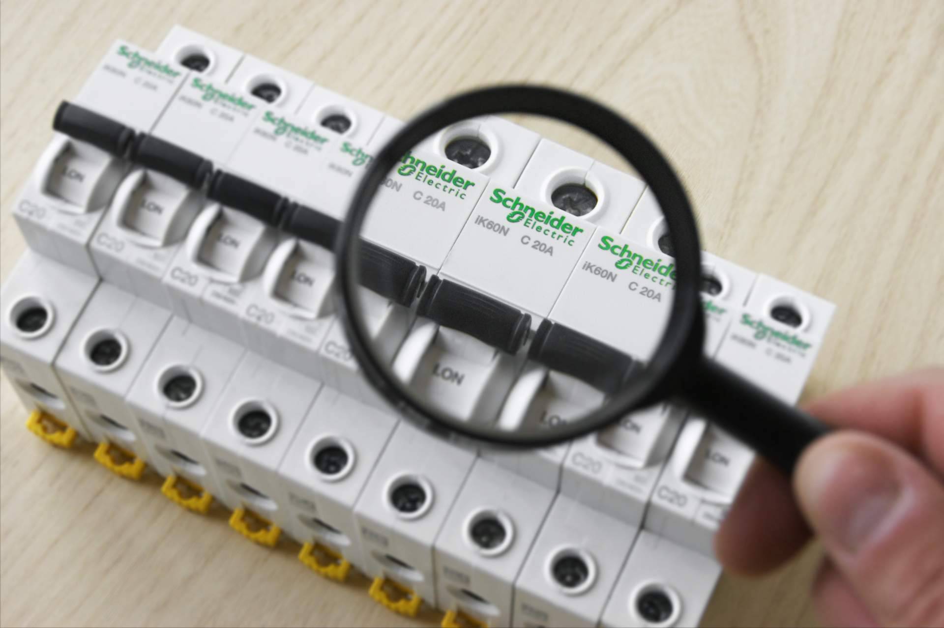 Cadenza Electric refuerza su liderazgo en la distribución de productos Schneider Electric