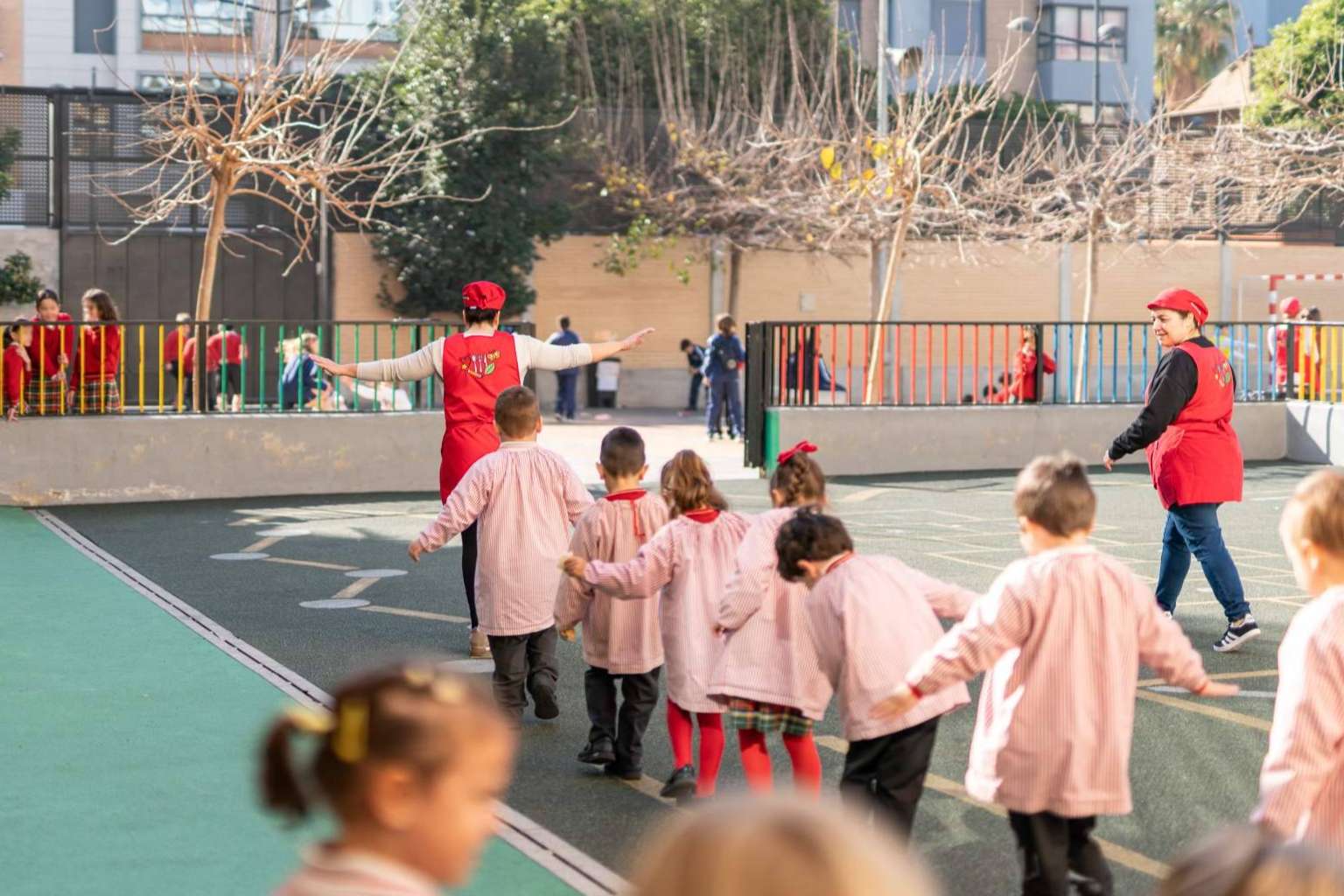 Serunion Educa lleva la filosofía 'Educamos en Positivo' a los comedores escolares de España, con el Dr. Álvaro Bilbao