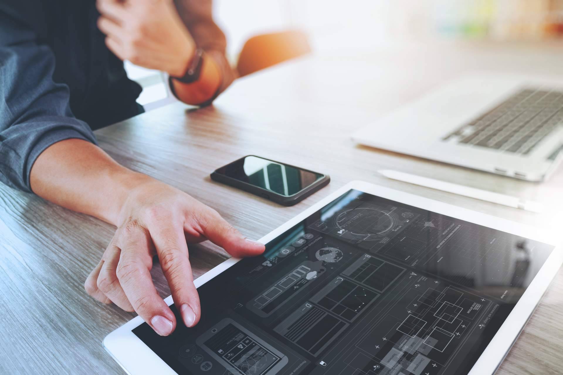 La digitalización de las facturas de luz, cómo simplificar la gestión para administradores de fincas