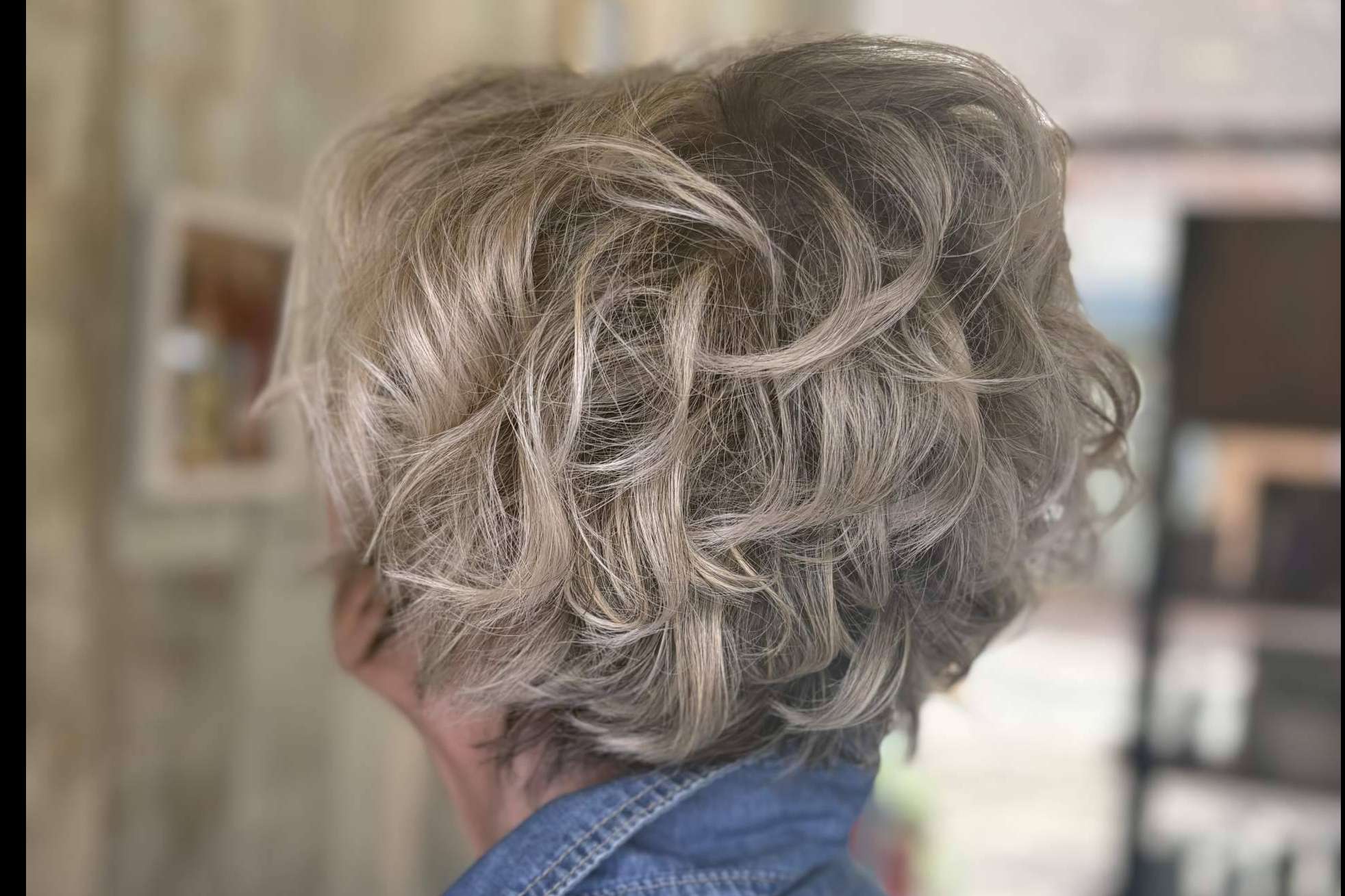Principales tendencias en cabello y maquillaje para el verano 2025