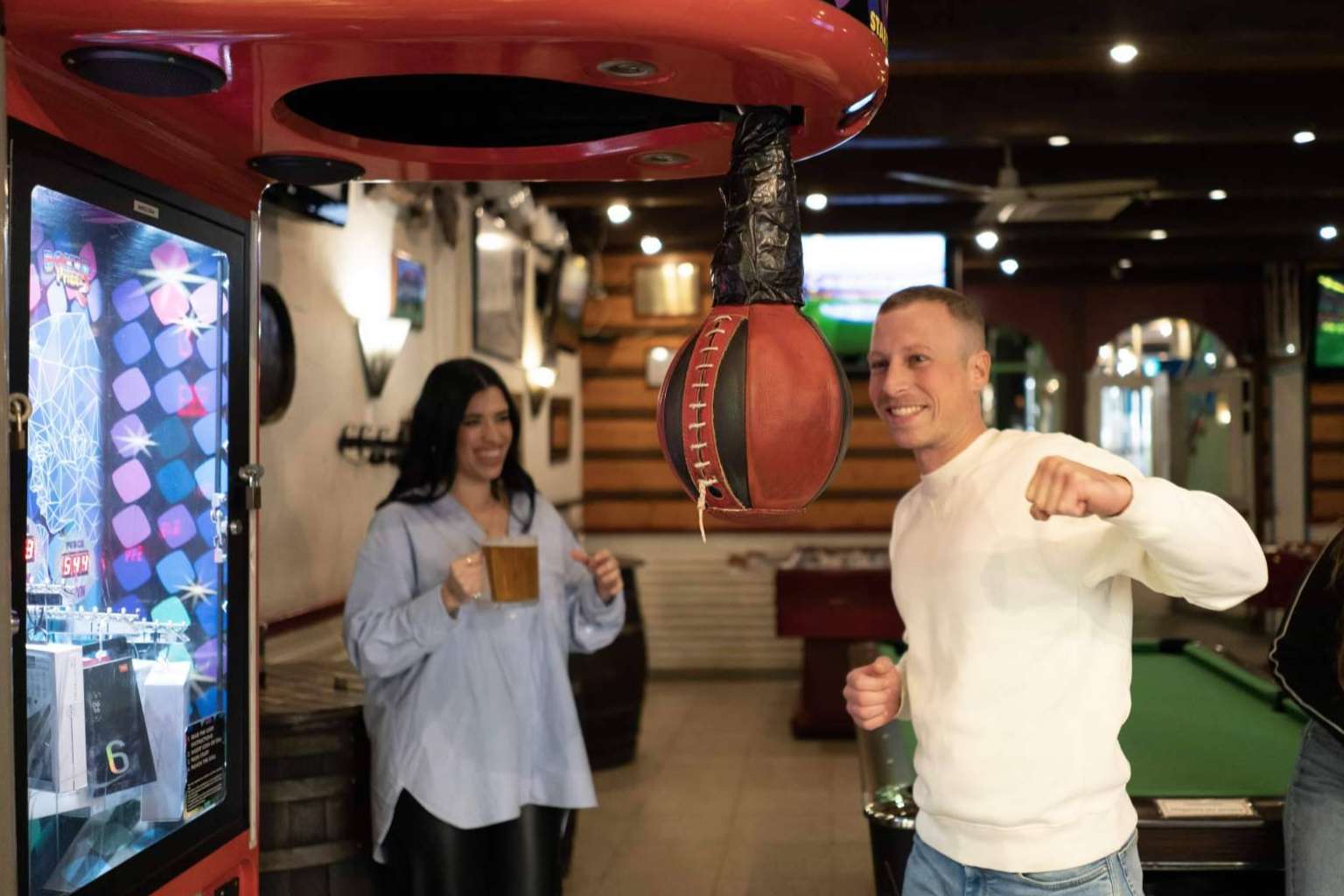 Pasa Tapas destaca como único restaurante abierto hasta tarde en la Barceloneta con cocina activa