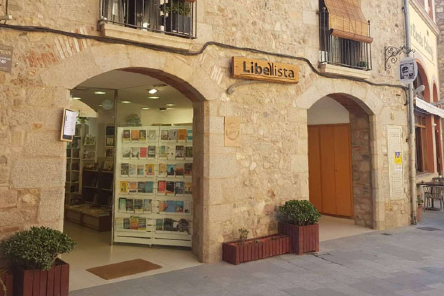 Libelista impulsa la venta de libros en apoyo directo a las librerías de proximidad