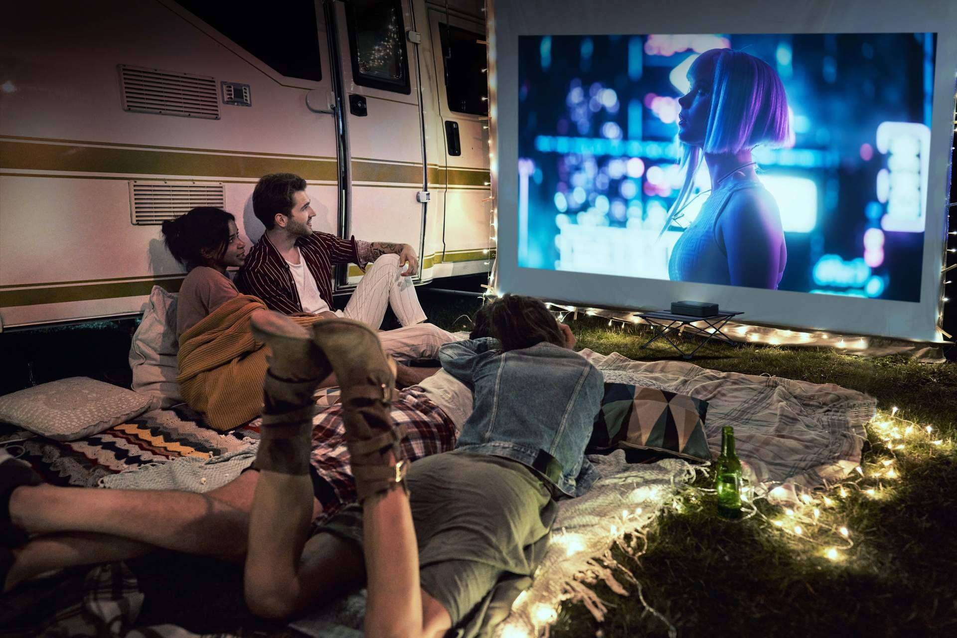 Optoma lanza 'Photon Go'; Proyector portátil de triple láser con Google TV