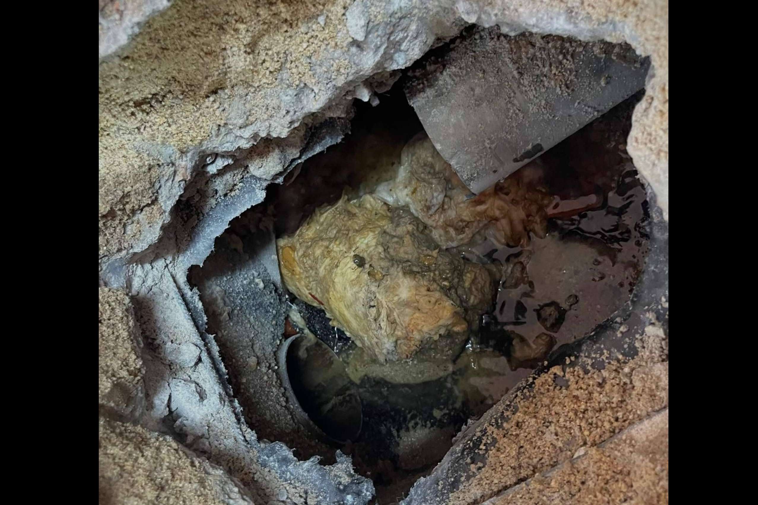 Cuando el baño se convierte en un problema, Atasca2 interviene con desatascos urgentes y garantía