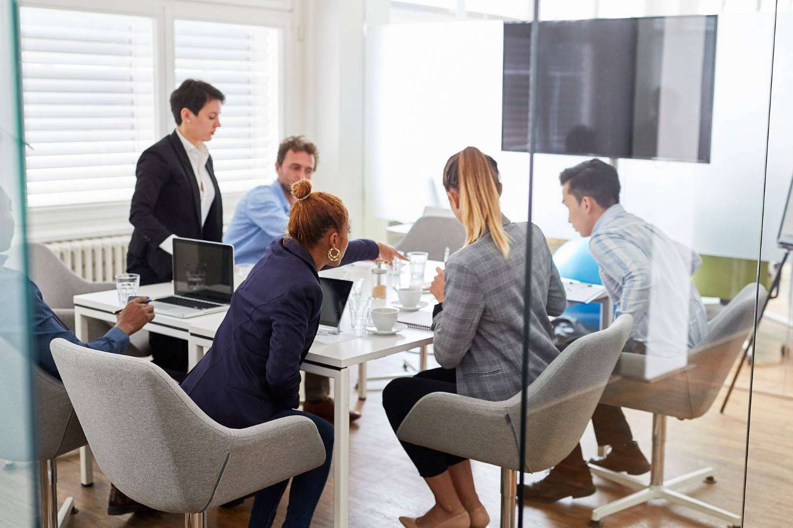 Cómo un LMS Empresarial puede ayudar a mejorar un plan de formación empresarial