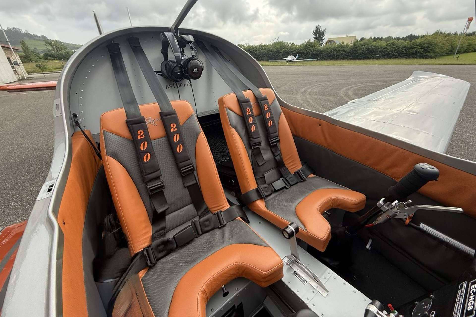 Formación, vuelo y acompañamiento profesional; así es 'Piloto por un día' en Asturfly