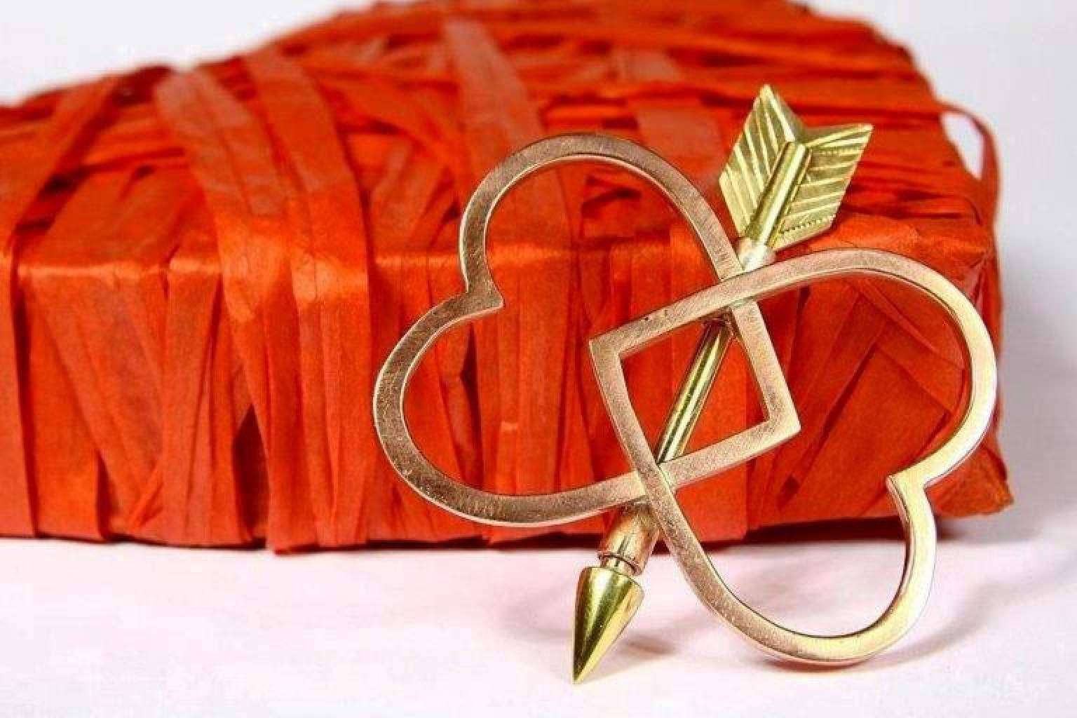 La Escuela T. de Joyería del Atlántico de Vigo en España bate records de colocación en la alta joyería