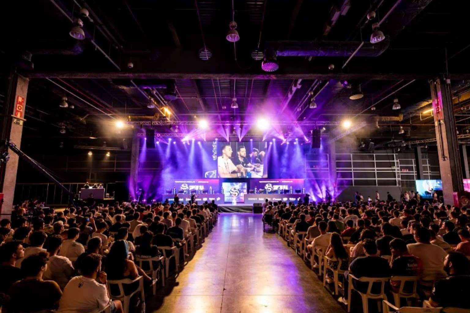 TCL desembarca con fuerza en el gaming español con el patrocinio de OWN Gaming Valencia