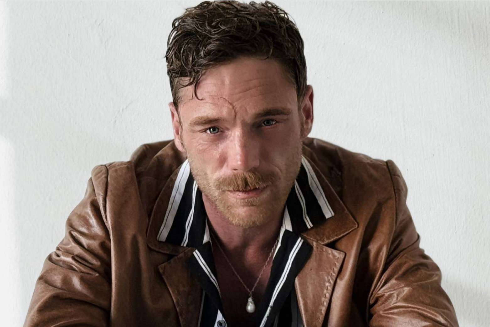 ¿El nuevo Bond? Scott Rose-Marsh, una promesa emergente del cine británico, entra fuerte en las apuestas