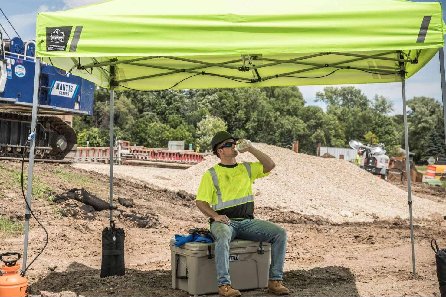BAroig propone medidas efectivas contra el calor extremo en el trabajo mediante ropa refrigerante especializada