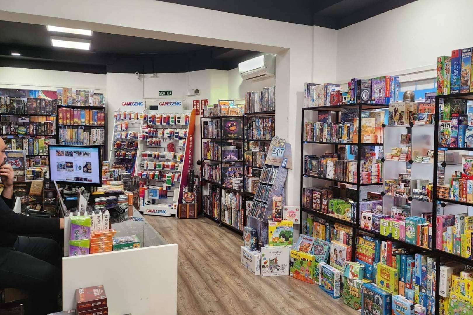 Diversidad y coleccionismo definen a Mathom como tienda de juegos de mesa de referencia