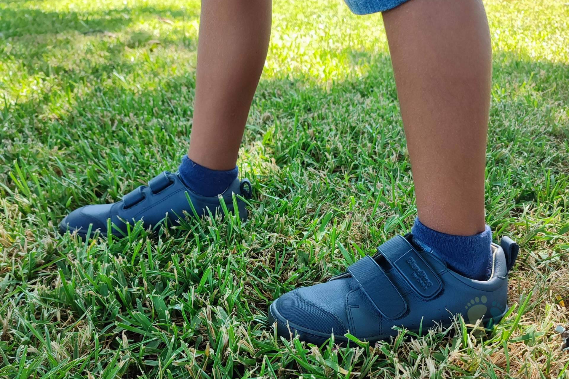 Niños más activos y coordinados, el barefoot destaca en equilibrio y salto según estudios recientes