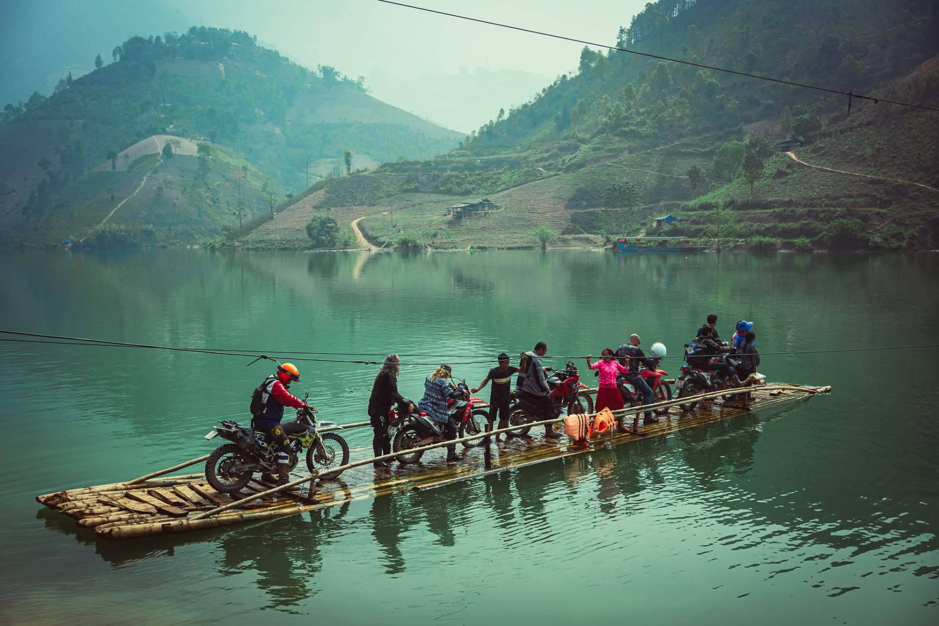 Motorbeach Viajes recorre Vietnam en moto a través de senderos ocultos y paisajes inolvidables