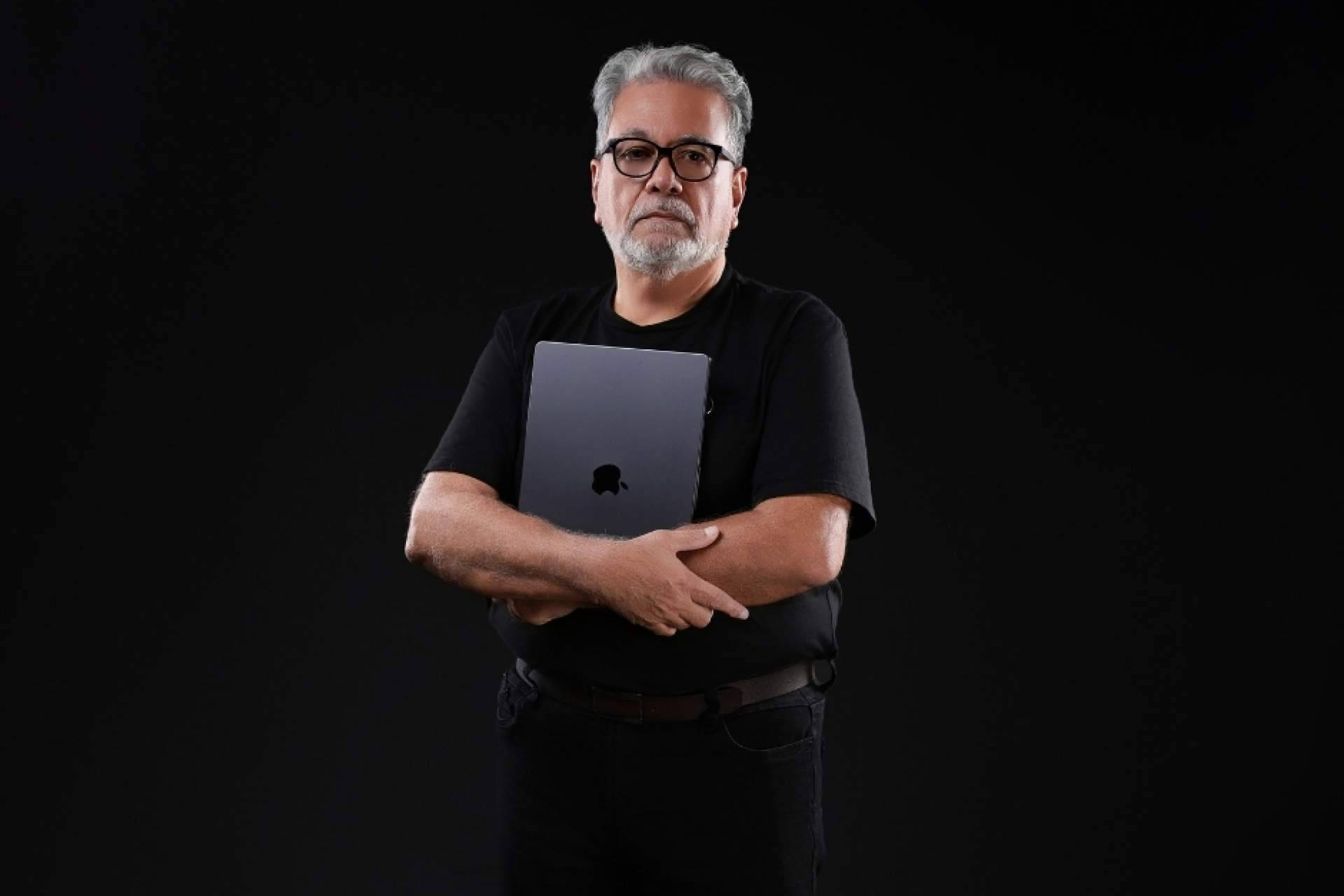 Desde el dolor hacia la evolución personal, el enfoque científico y testimonial de Germán A. DeLaRosa