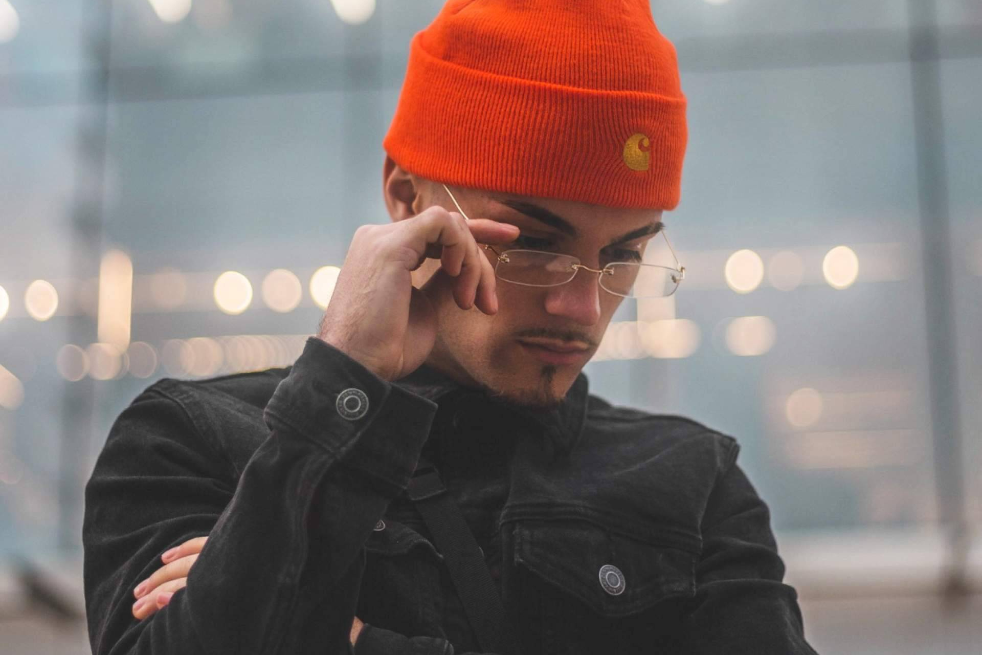 Daniel Manguez (Dasigner); el diseñador gráfico que marca la estética de la música urbana en España