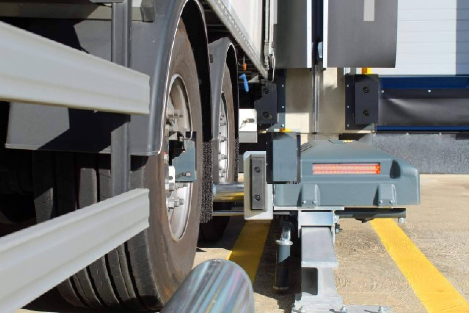 ASSA ABLOY mejora la seguridad operativa con retenedores de camión de alta fiabilidad
