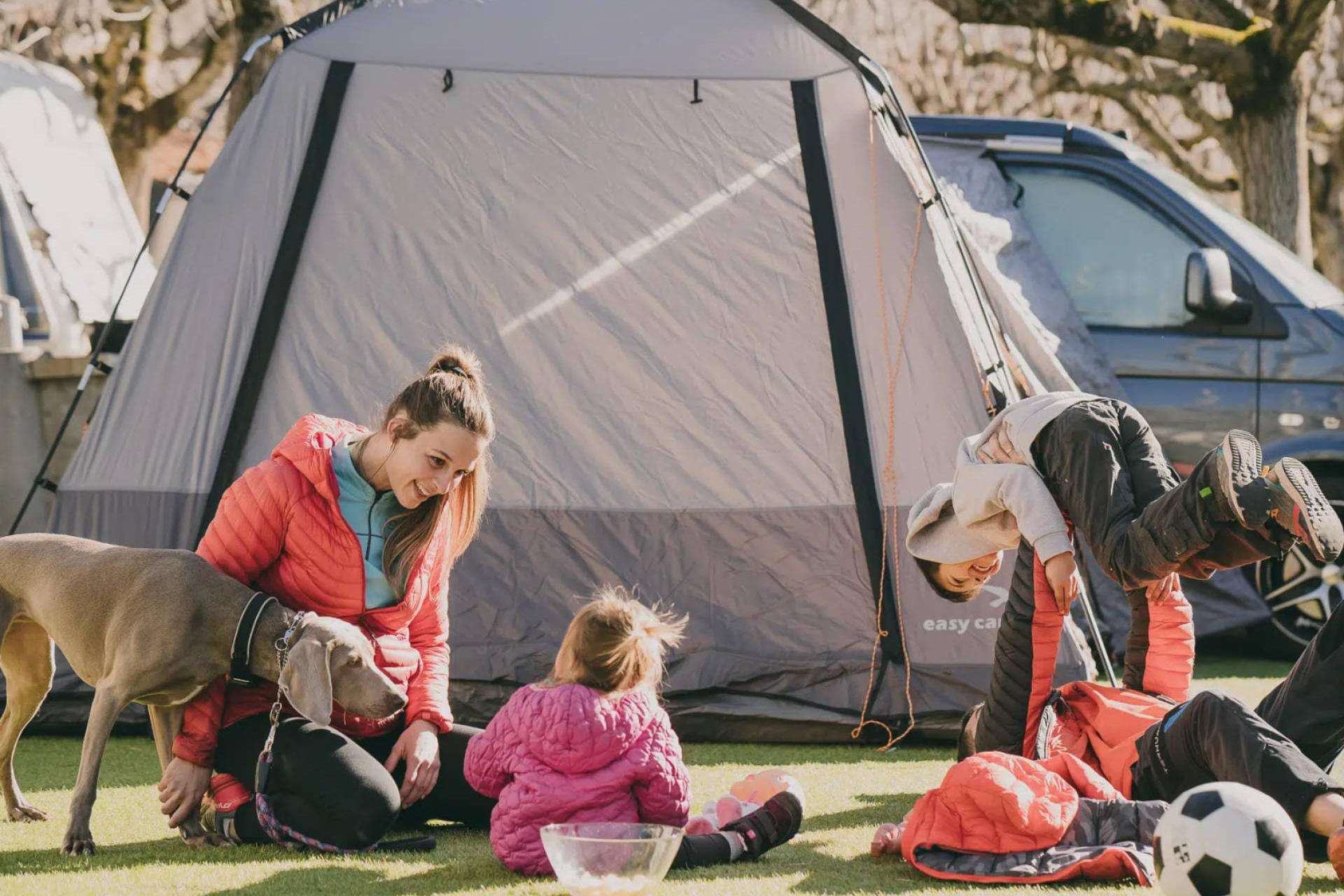 El camping en Barcelona con bungalows que combina naturaleza, deporte y bienestar