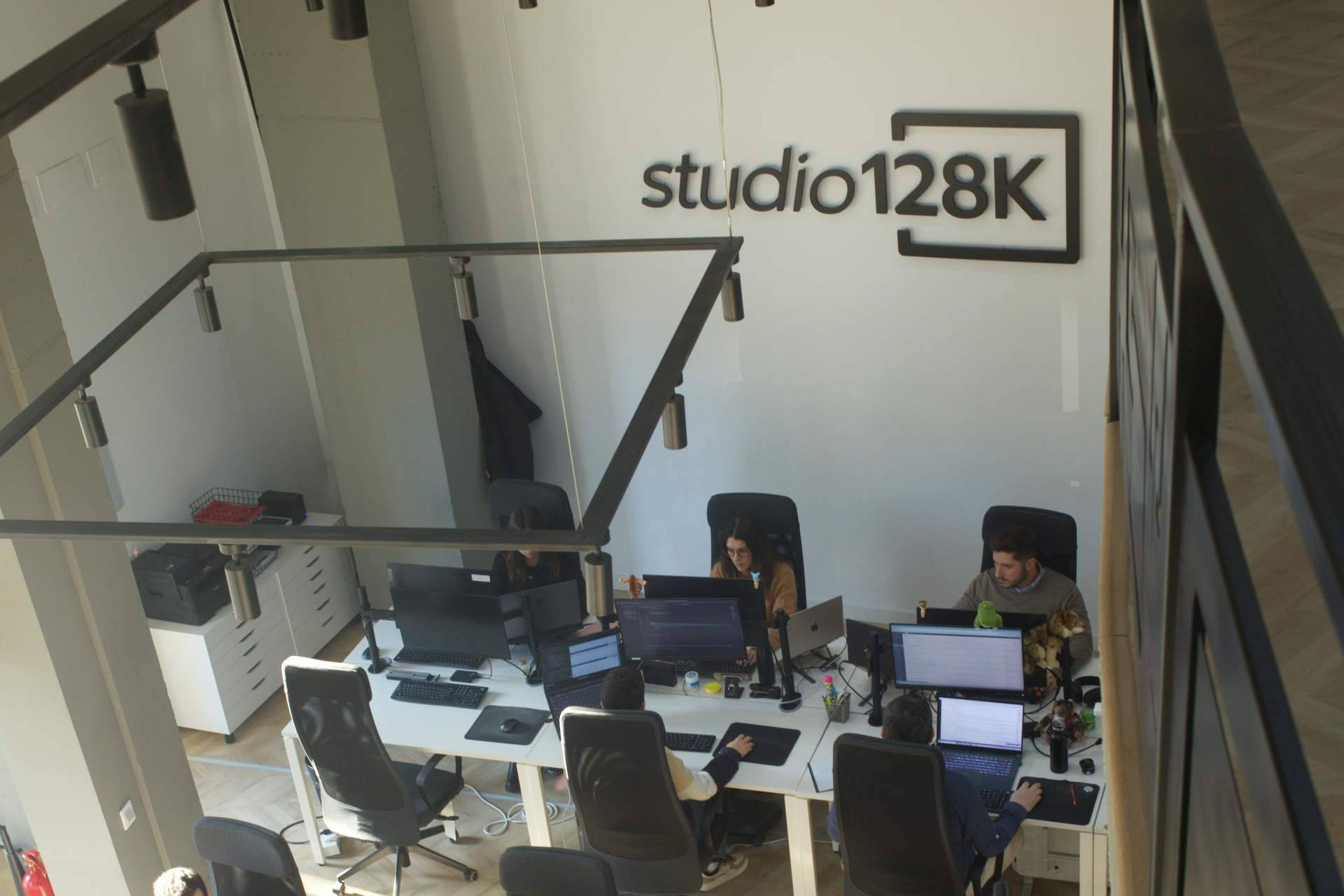 Studio128K ofrece desarrollo de aplicaciones multiplataforma adaptadas a cada necesidad empresarial